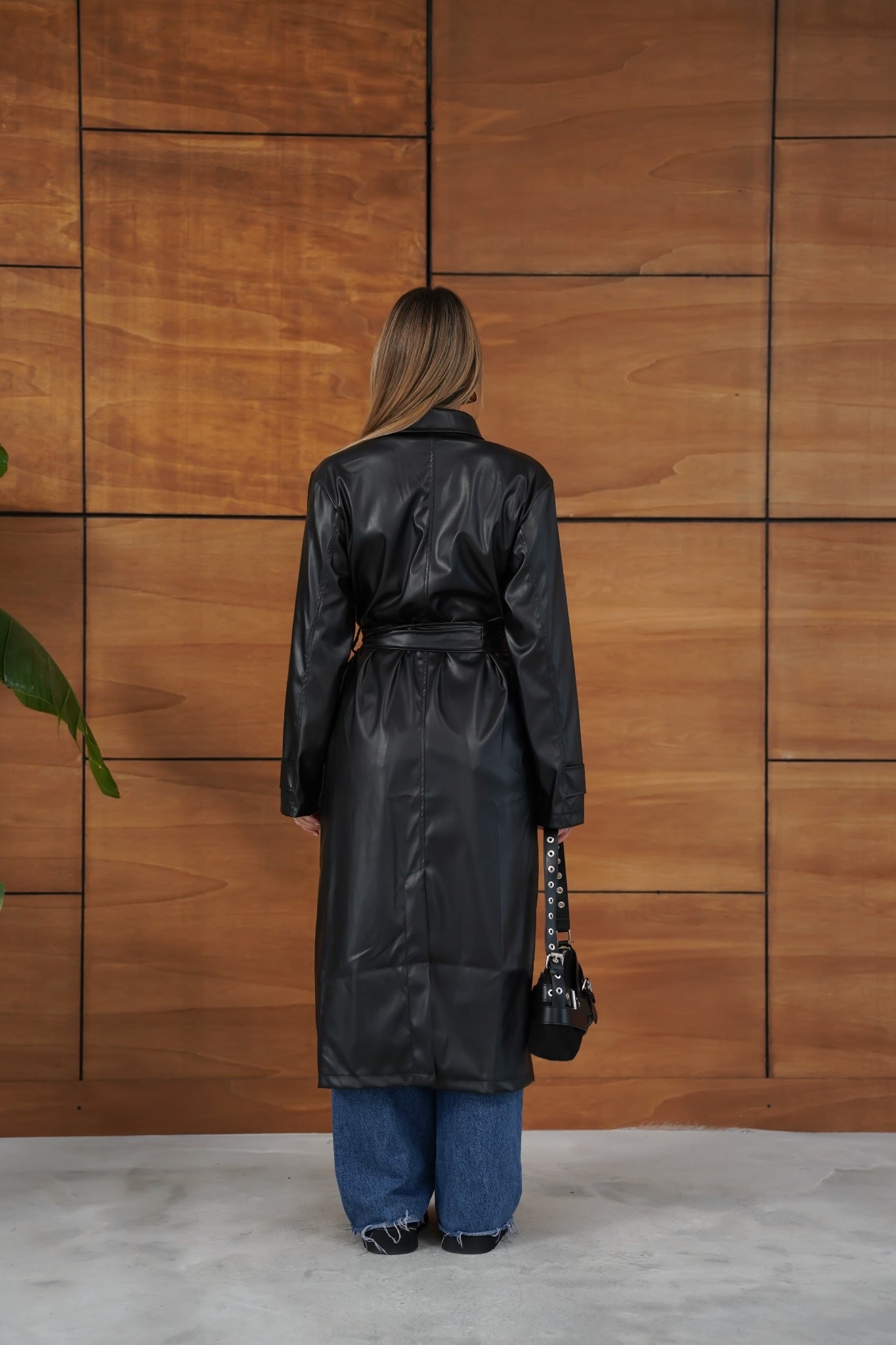 Uzun Kemerli Deri Trençkot