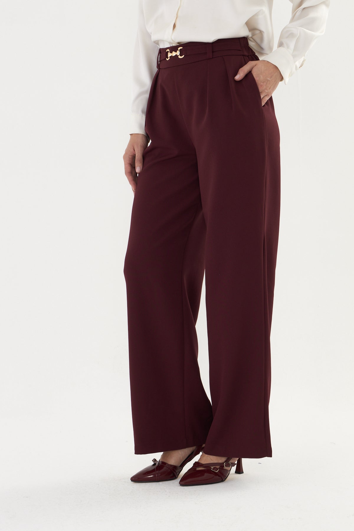 Bordo palazzo kalıp kemer tokalı kumaş pantalon