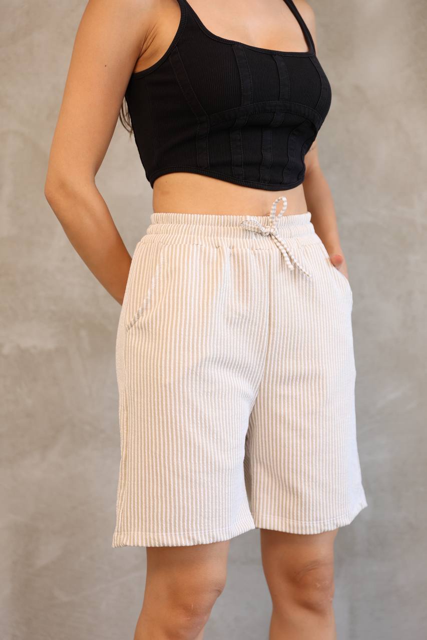 Su Yolu Desen Çizgili Şort