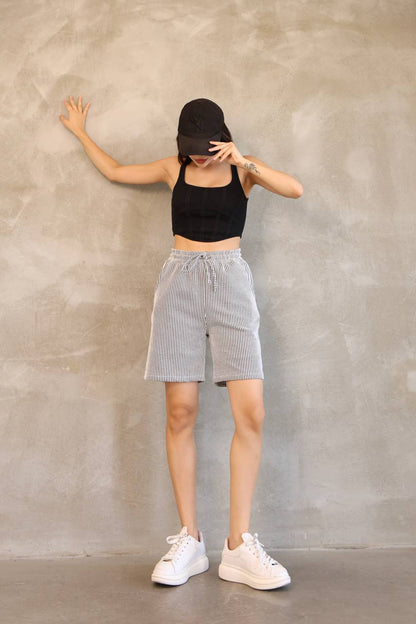 Su Yolu Desen Çizgili Şort