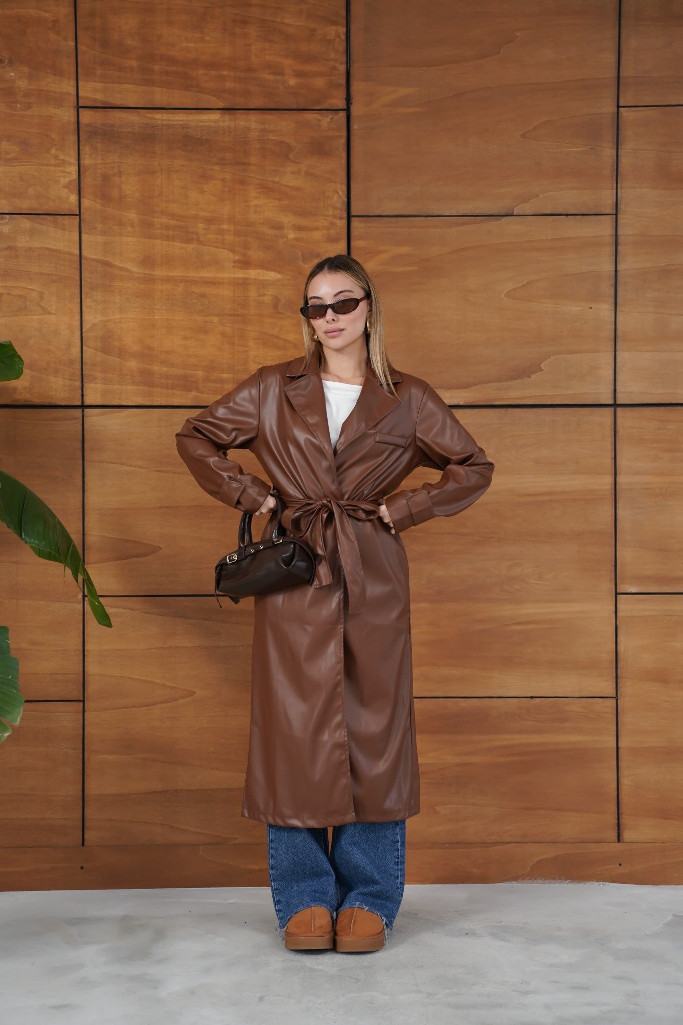 Uzun Kemerli Deri Trençkot