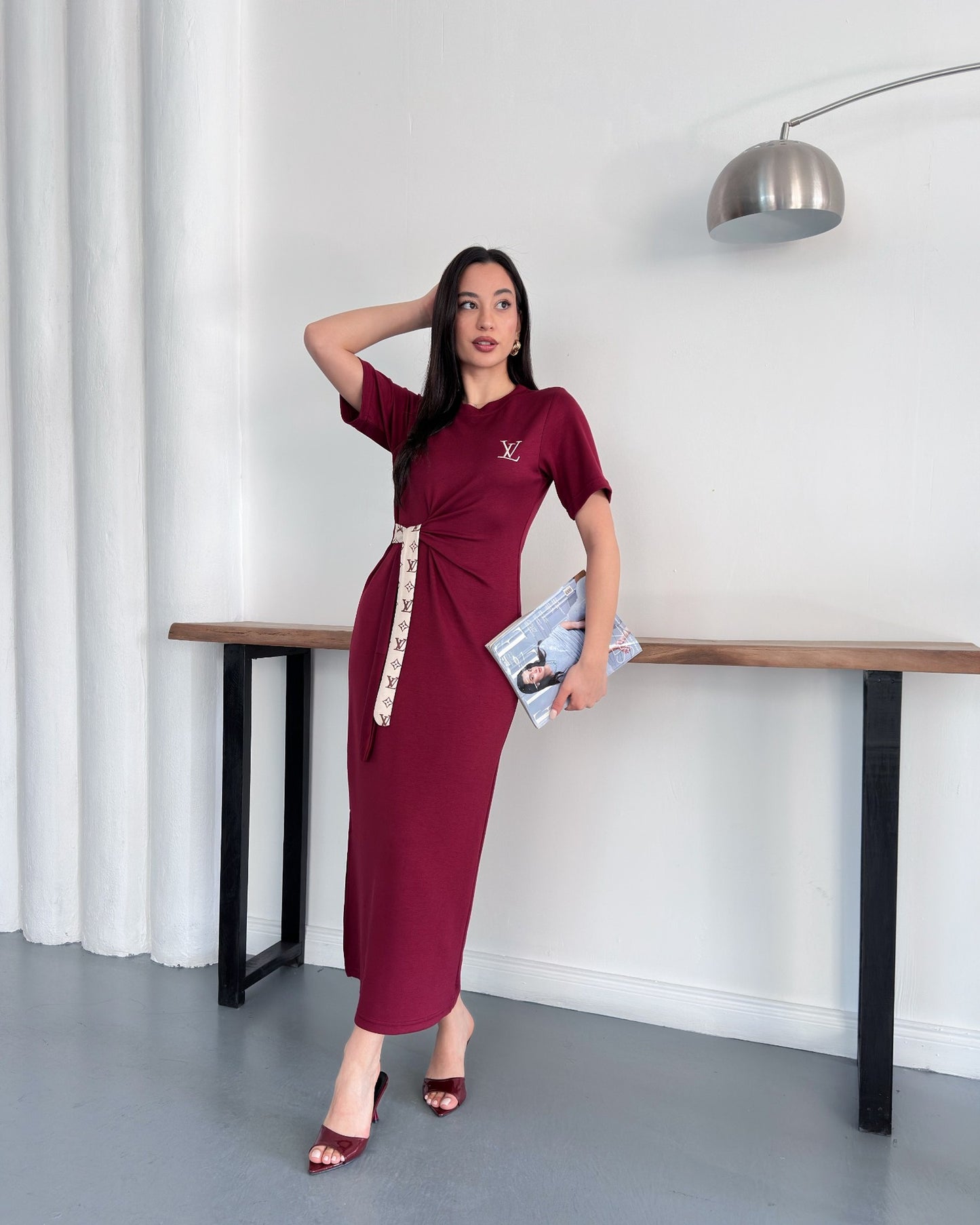 LV Belden Kuşaklı Midi Boy Likralı Şık Elbise