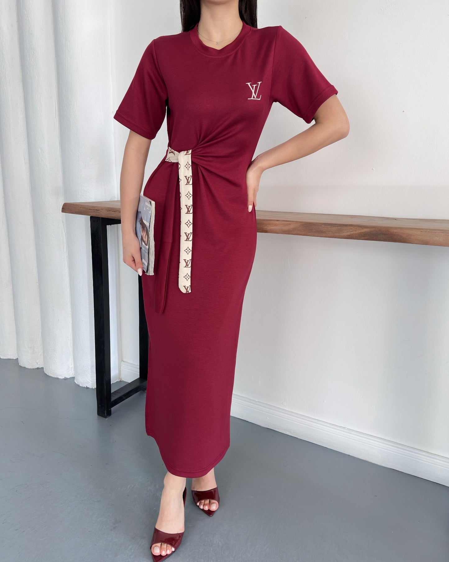 LV Belden Kuşaklı Midi Boy Likralı Şık Elbise