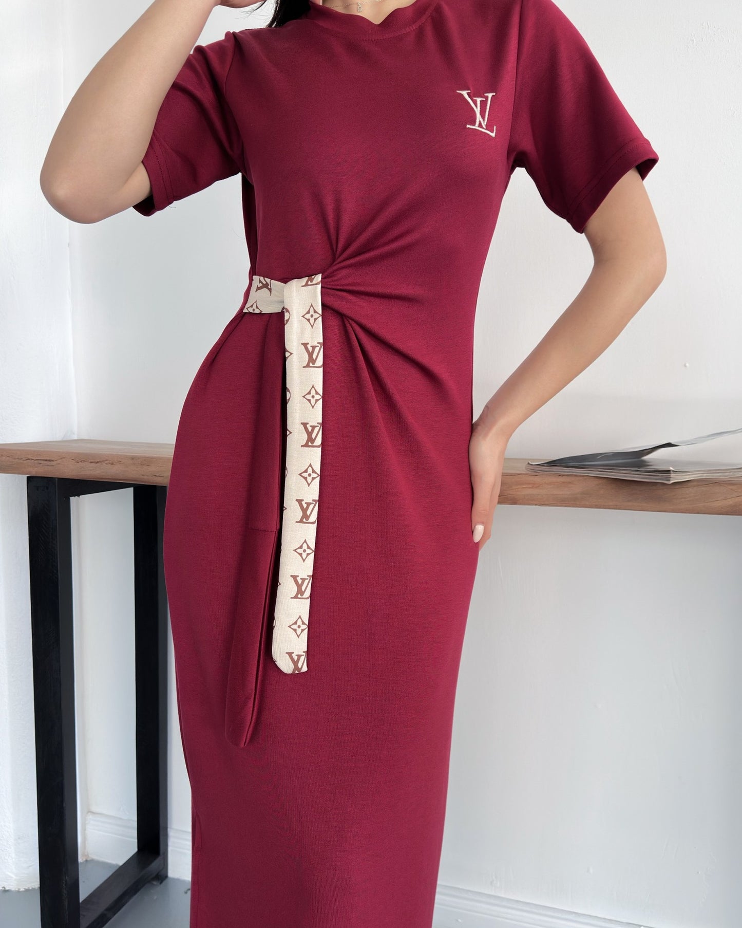 LV Belden Kuşaklı Midi Boy Likralı Şık Elbise