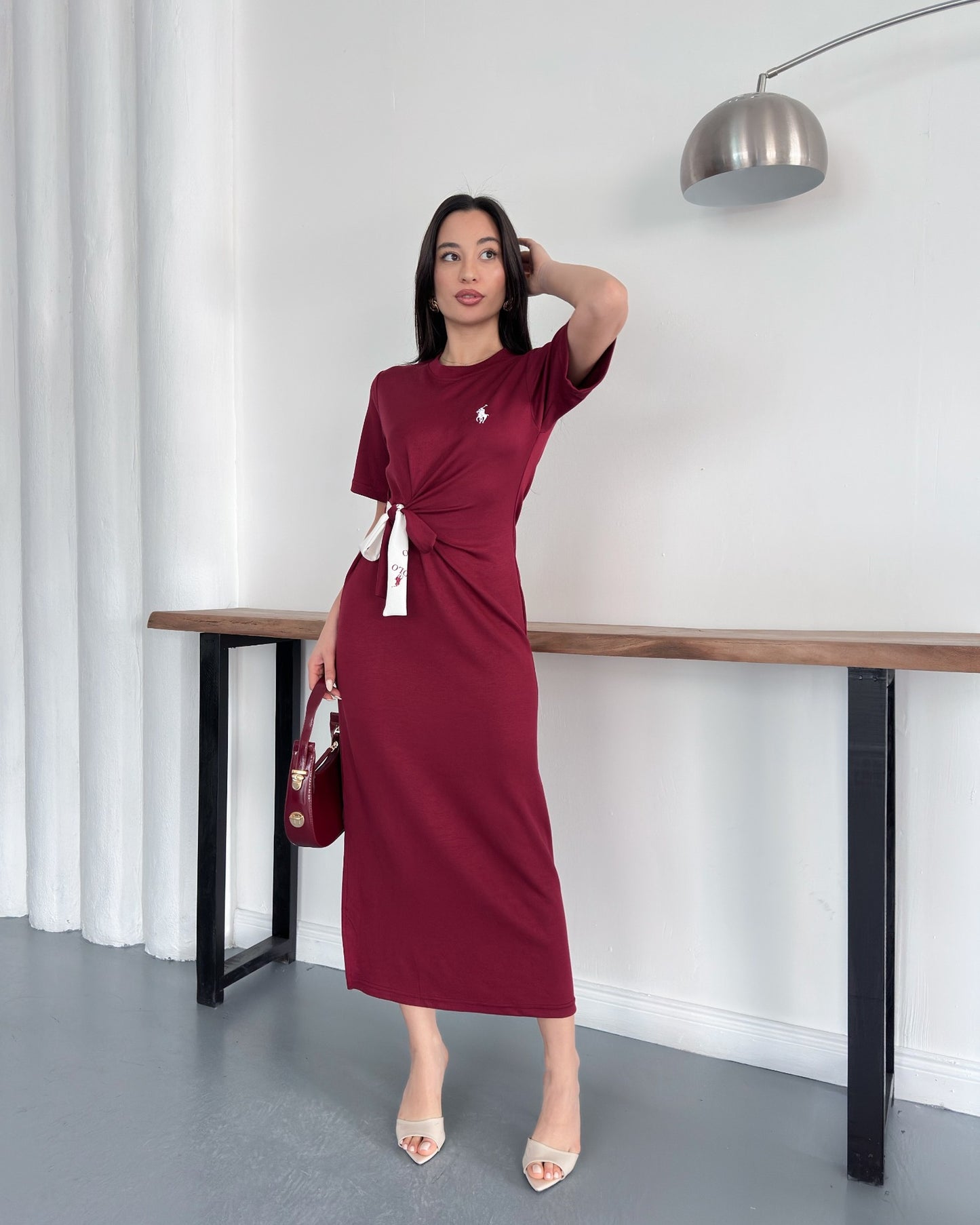 Minimal Nakışlı Belden Kuşaklı Midi Boy Likralı Günlük Elbise