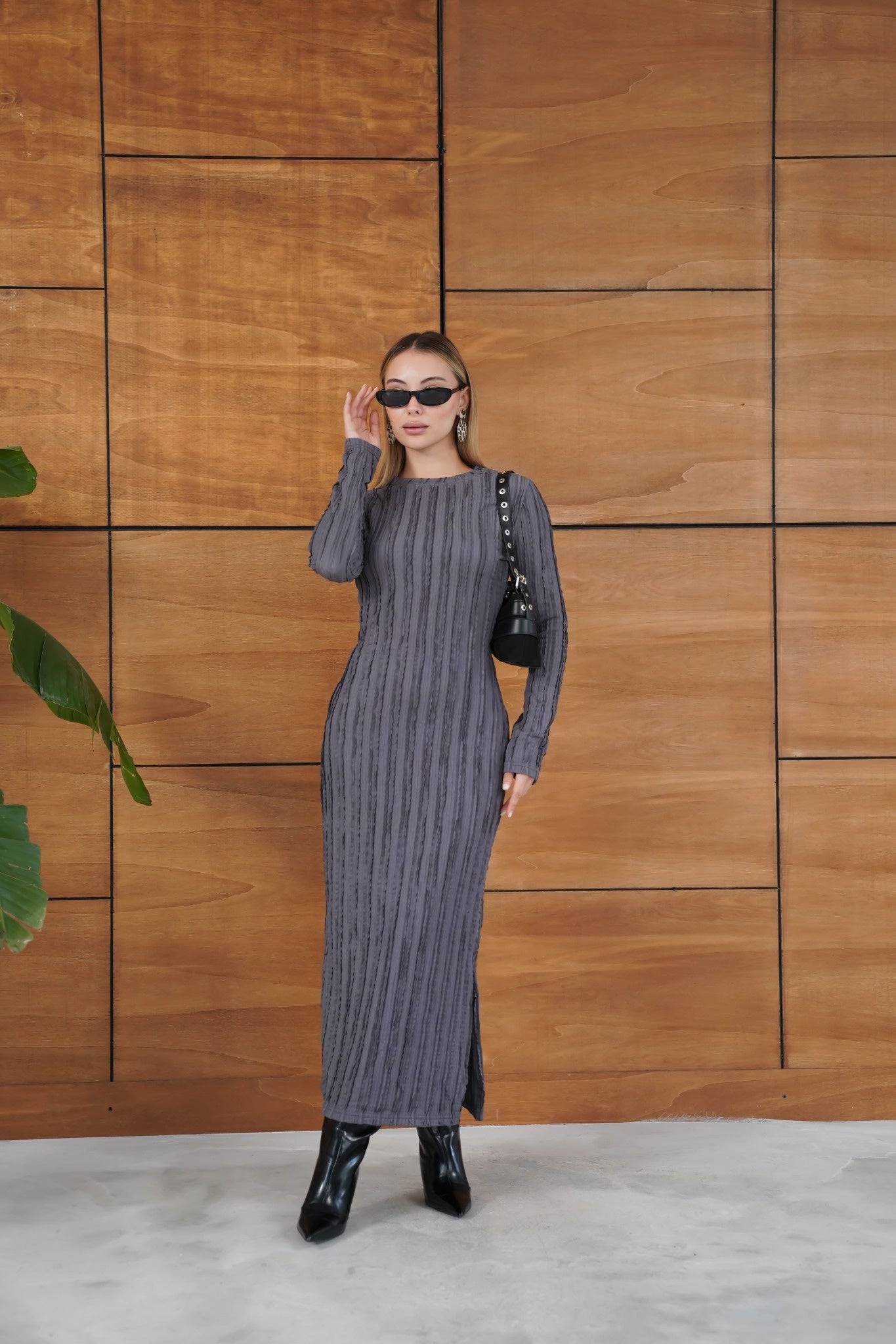 Maxi Dokulu Fit Yırtmaçlı Triko Elbise