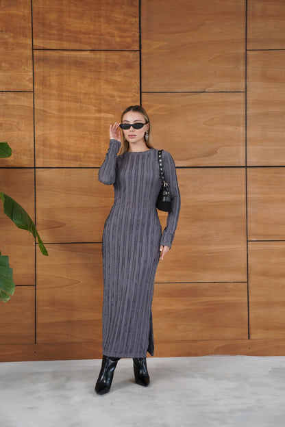 Maxi Dokulu Fit Yırtmaçlı Triko Elbise