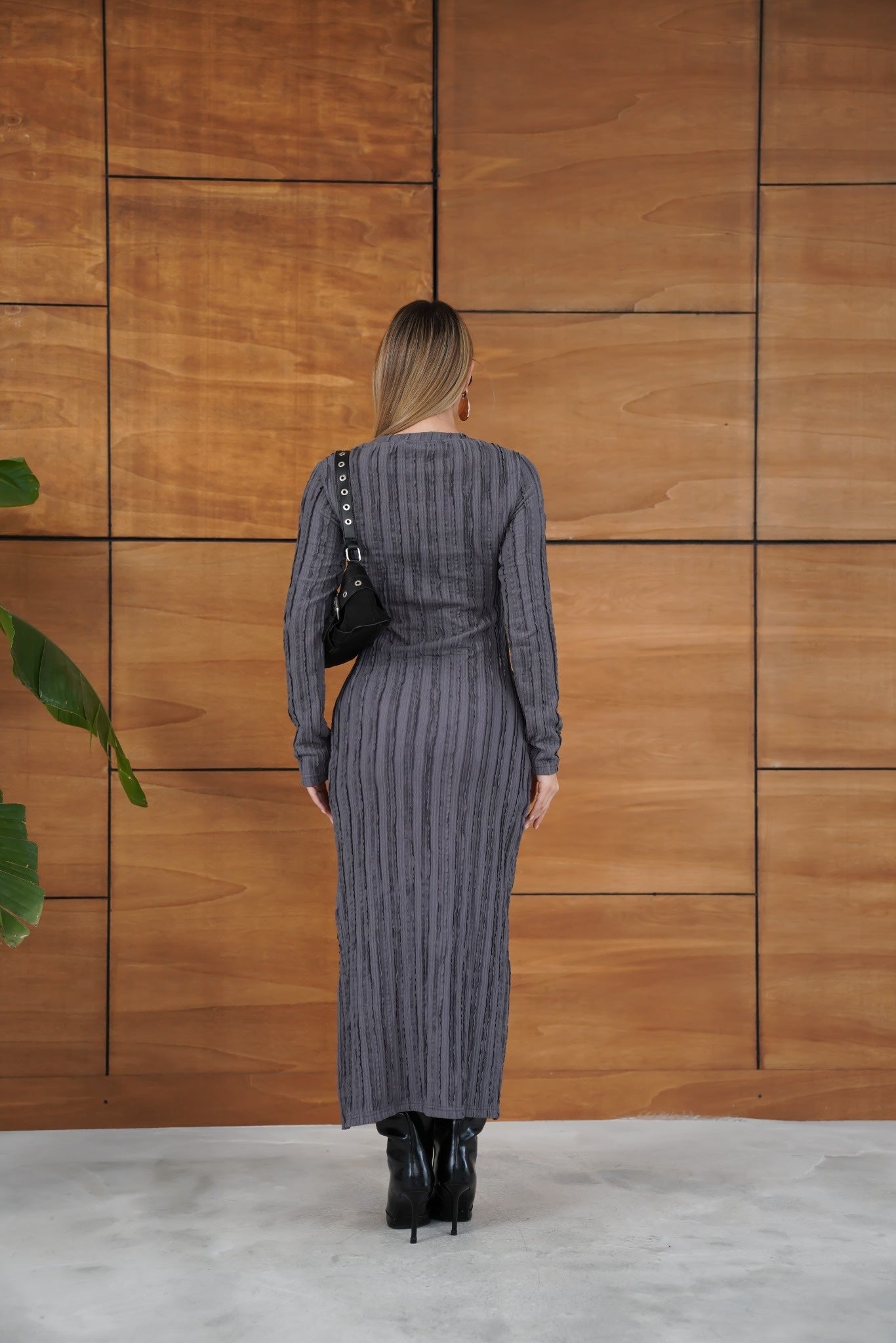 Maxi Dokulu Fit Yırtmaçlı Triko Elbise