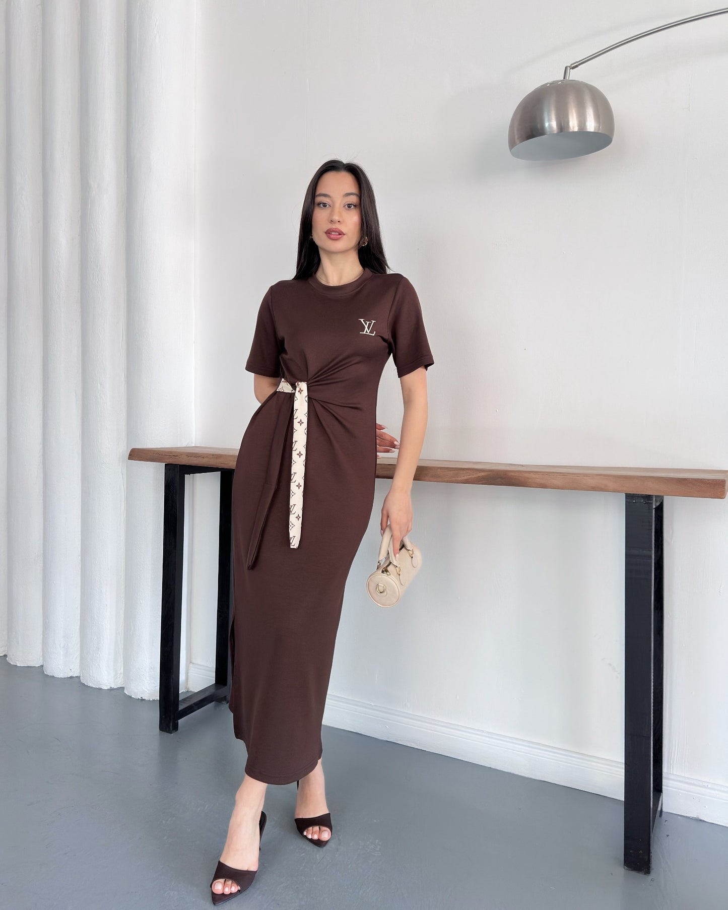 LV Belden Kuşaklı Midi Boy Likralı Şık Elbise