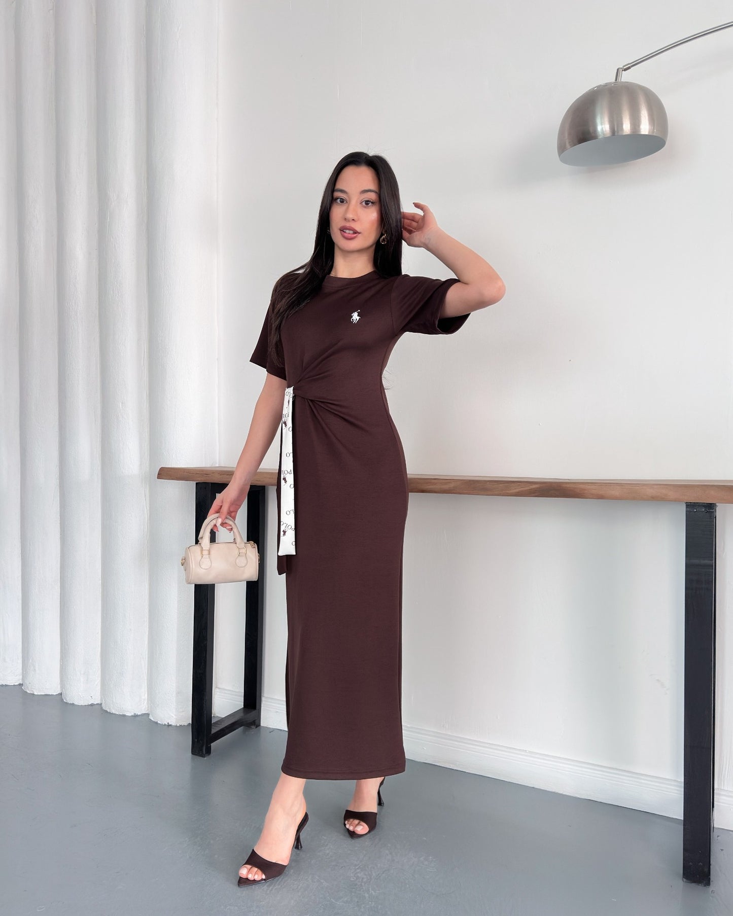 Minimal Nakışlı Belden Kuşaklı Midi Boy Likralı Günlük Elbise