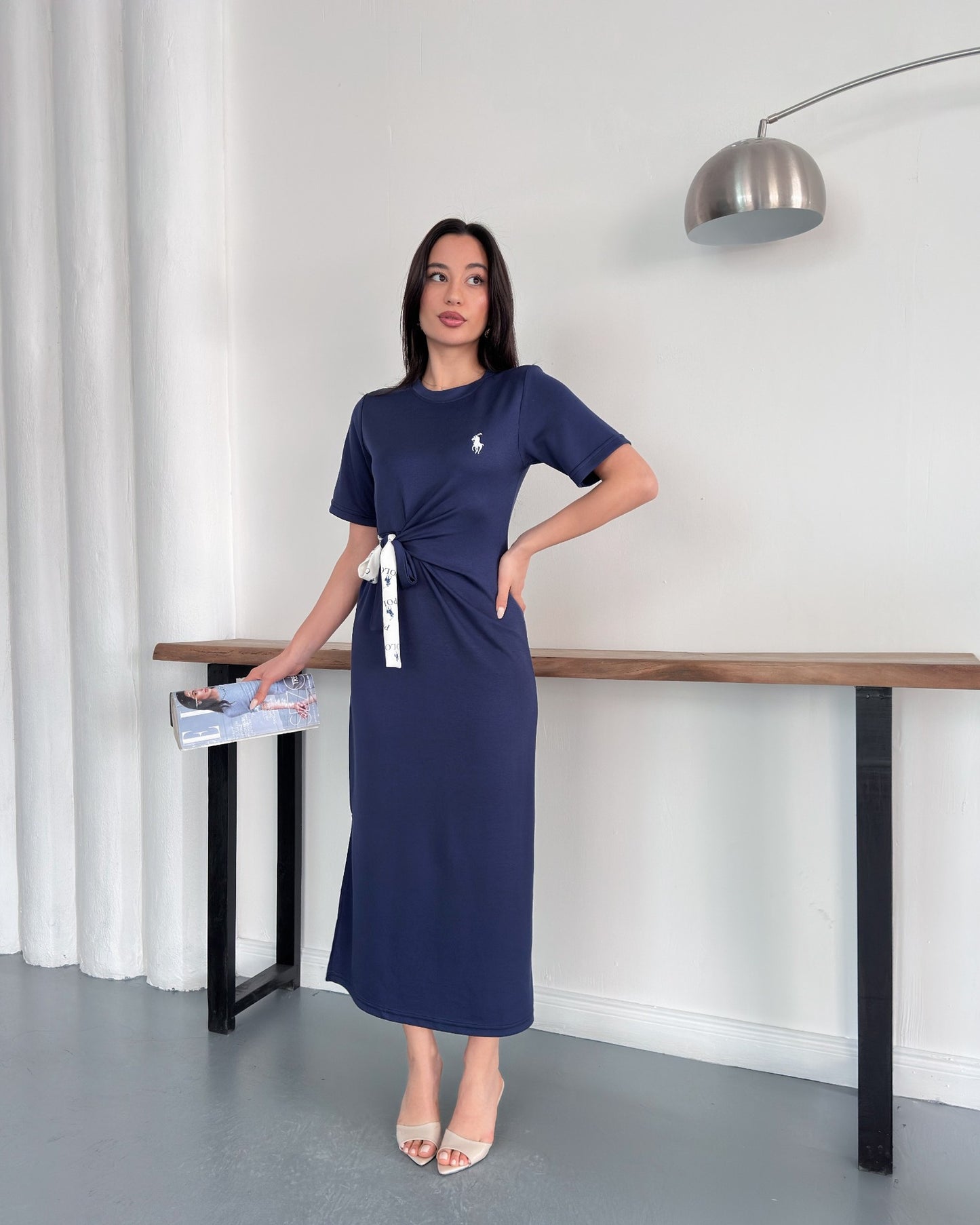 Minimal Nakışlı Belden Kuşaklı Midi Boy Likralı Günlük Elbise