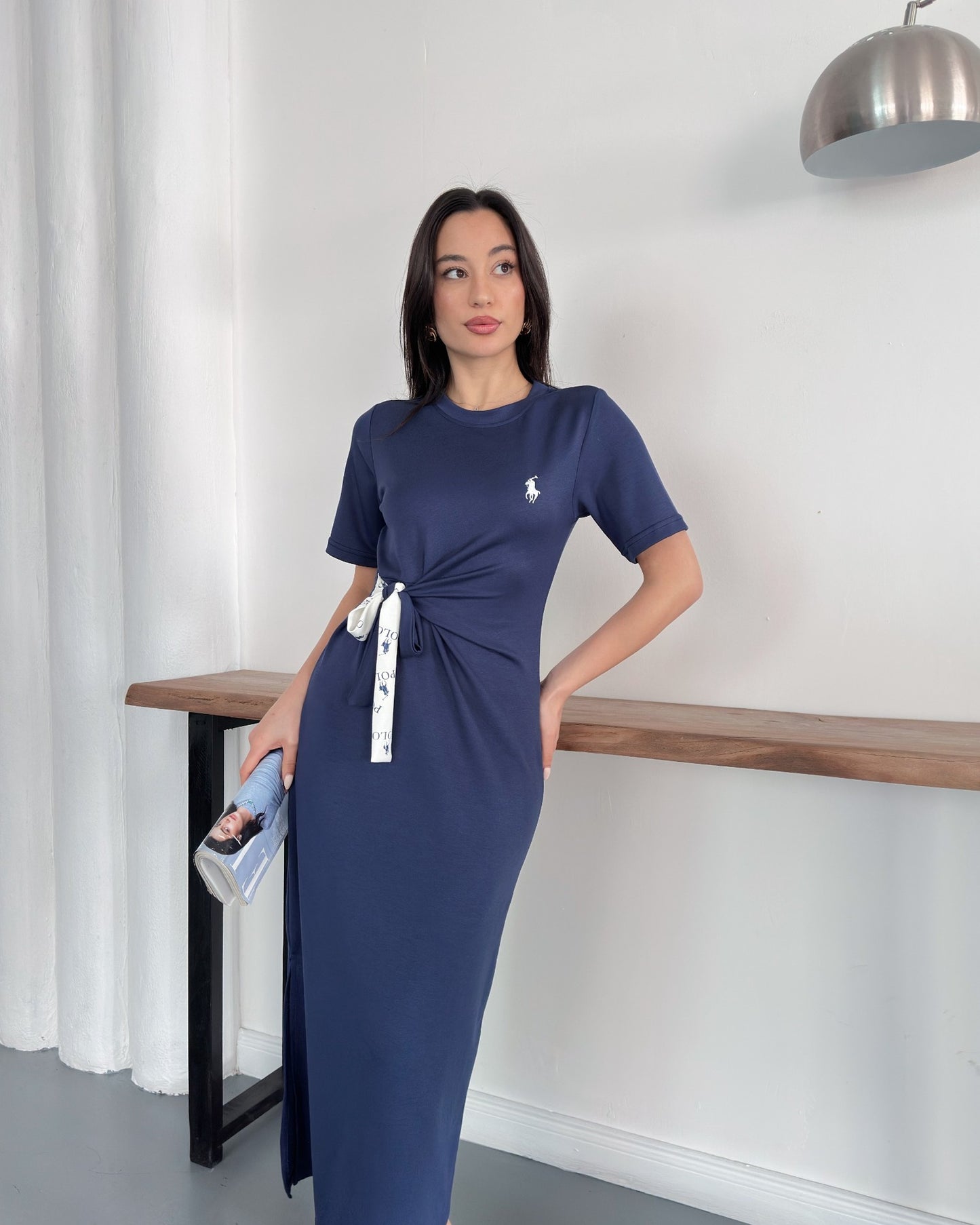 Minimal Nakışlı Belden Kuşaklı Midi Boy Likralı Günlük Elbise