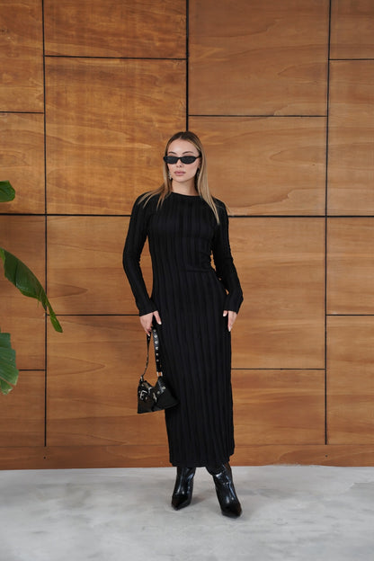 Maxi Dokulu Fit Yırtmaçlı Triko Elbise