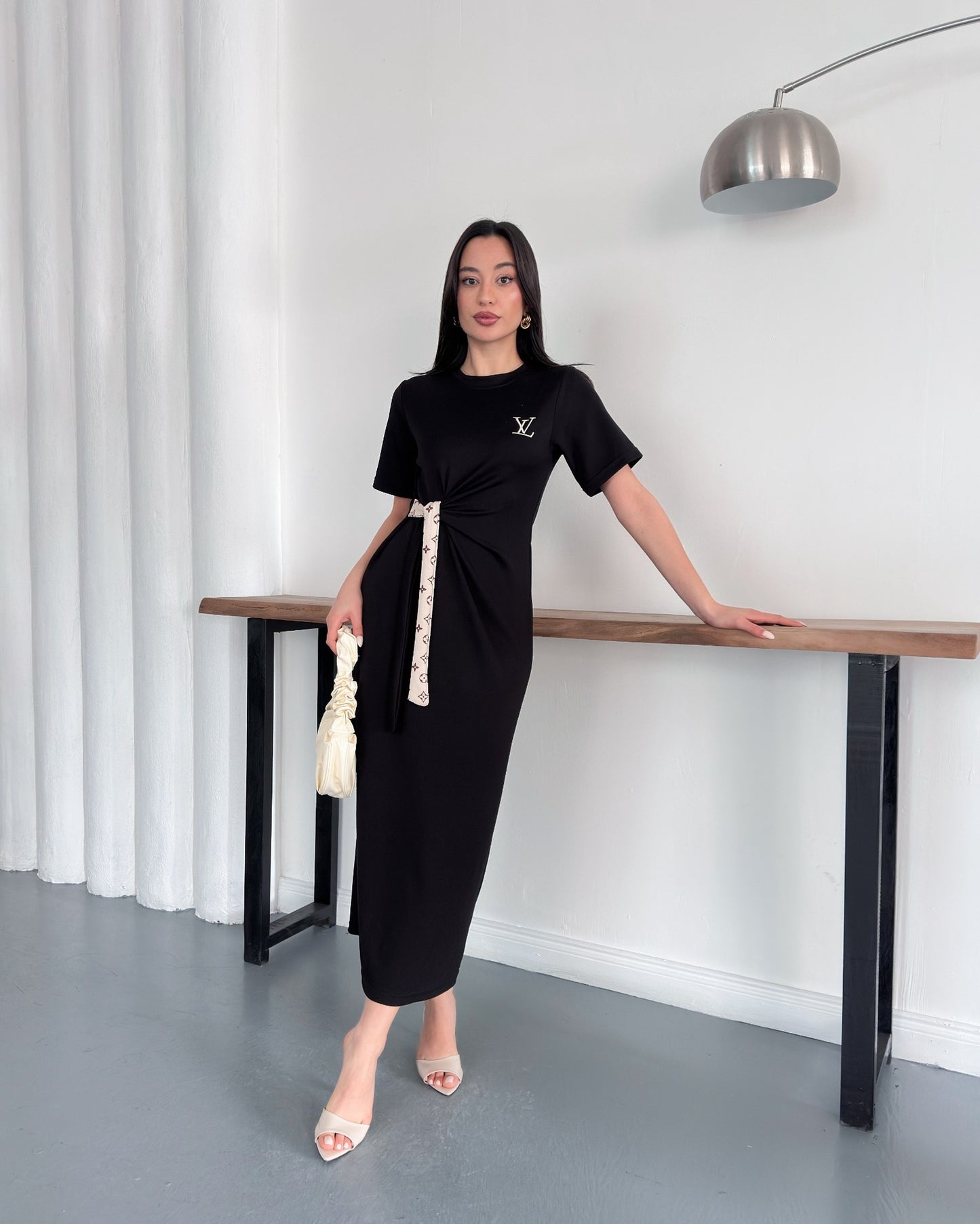 LV Belden Kuşaklı Midi Boy Likralı Şık Elbise