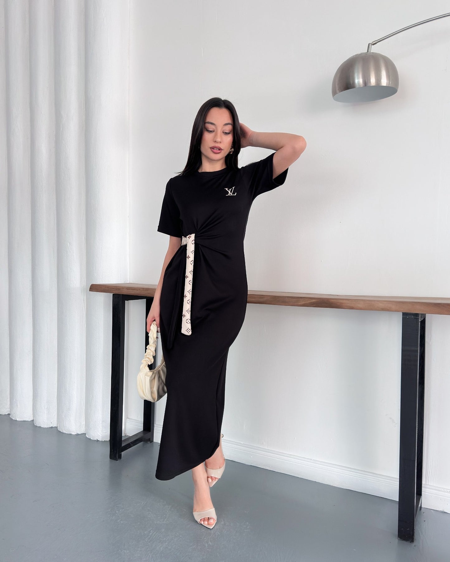 LV Belden Kuşaklı Midi Boy Likralı Şık Elbise