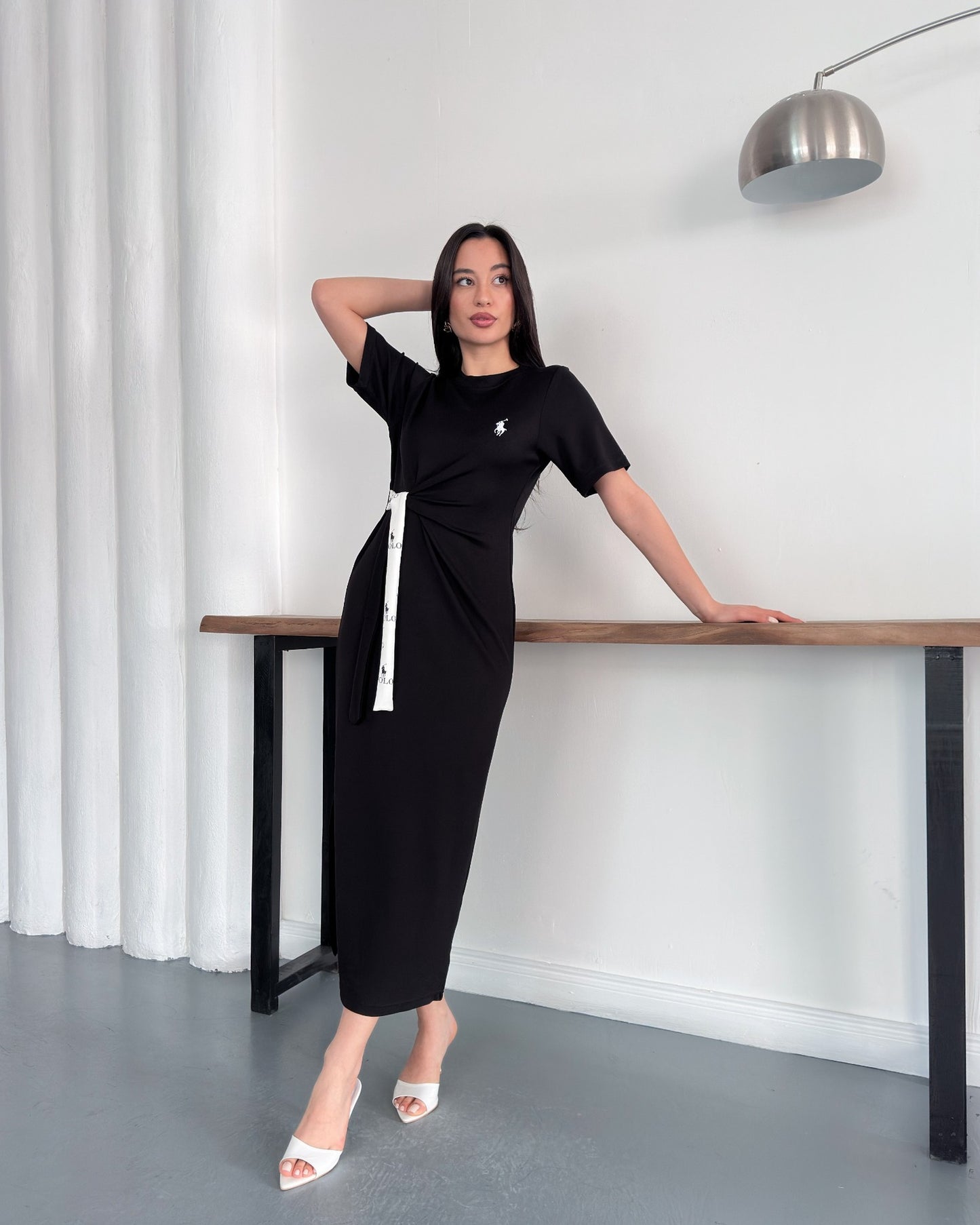 Minimal Nakışlı Belden Kuşaklı Midi Boy Likralı Günlük Elbise