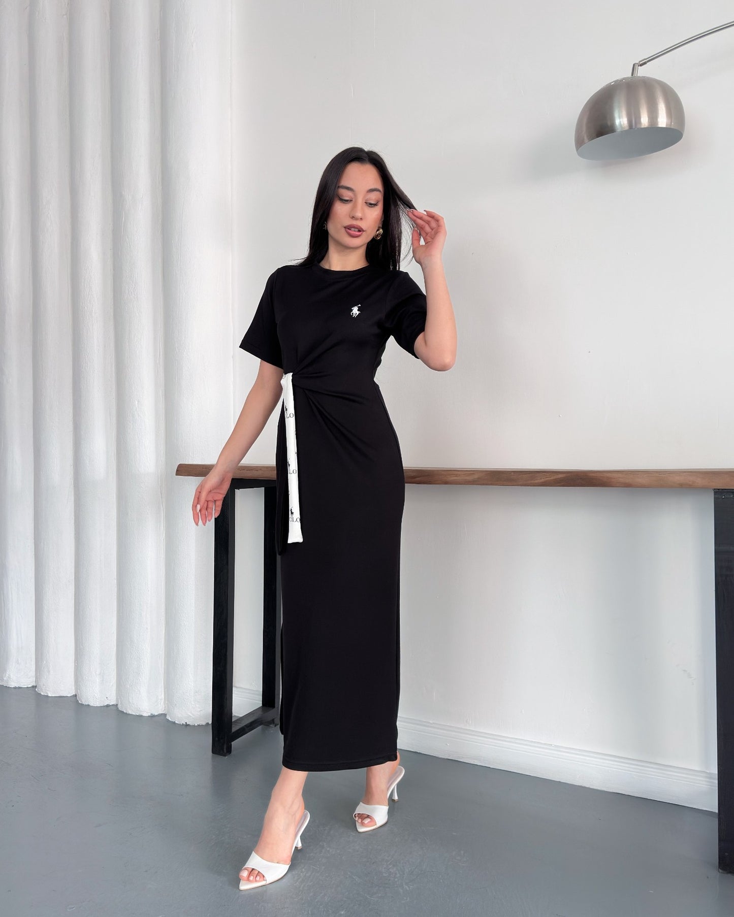 Minimal Nakışlı Belden Kuşaklı Midi Boy Likralı Günlük Elbise