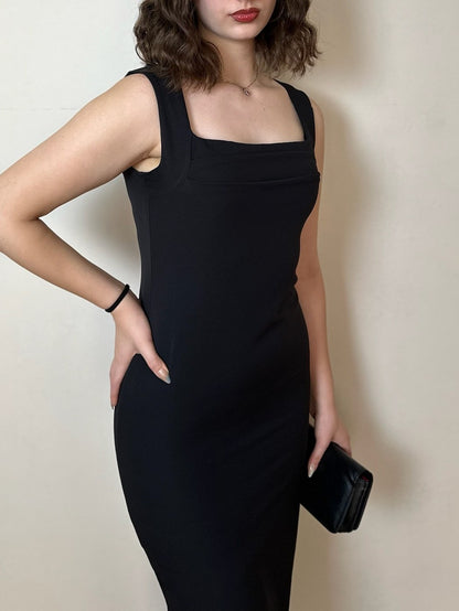 Kare Yaka Kolsuz Elbise