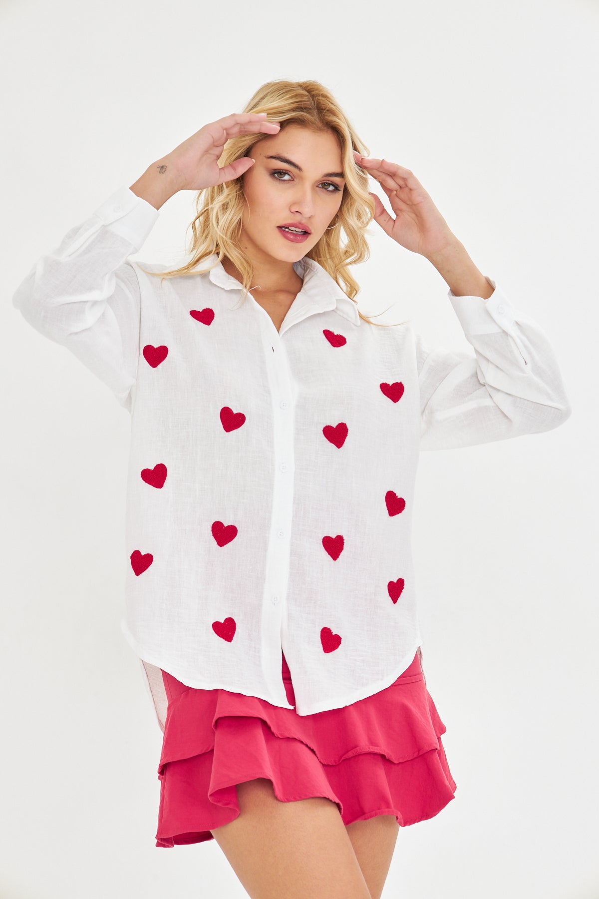 Kalpli Süzene Nakışlı Manşetli Gömlek