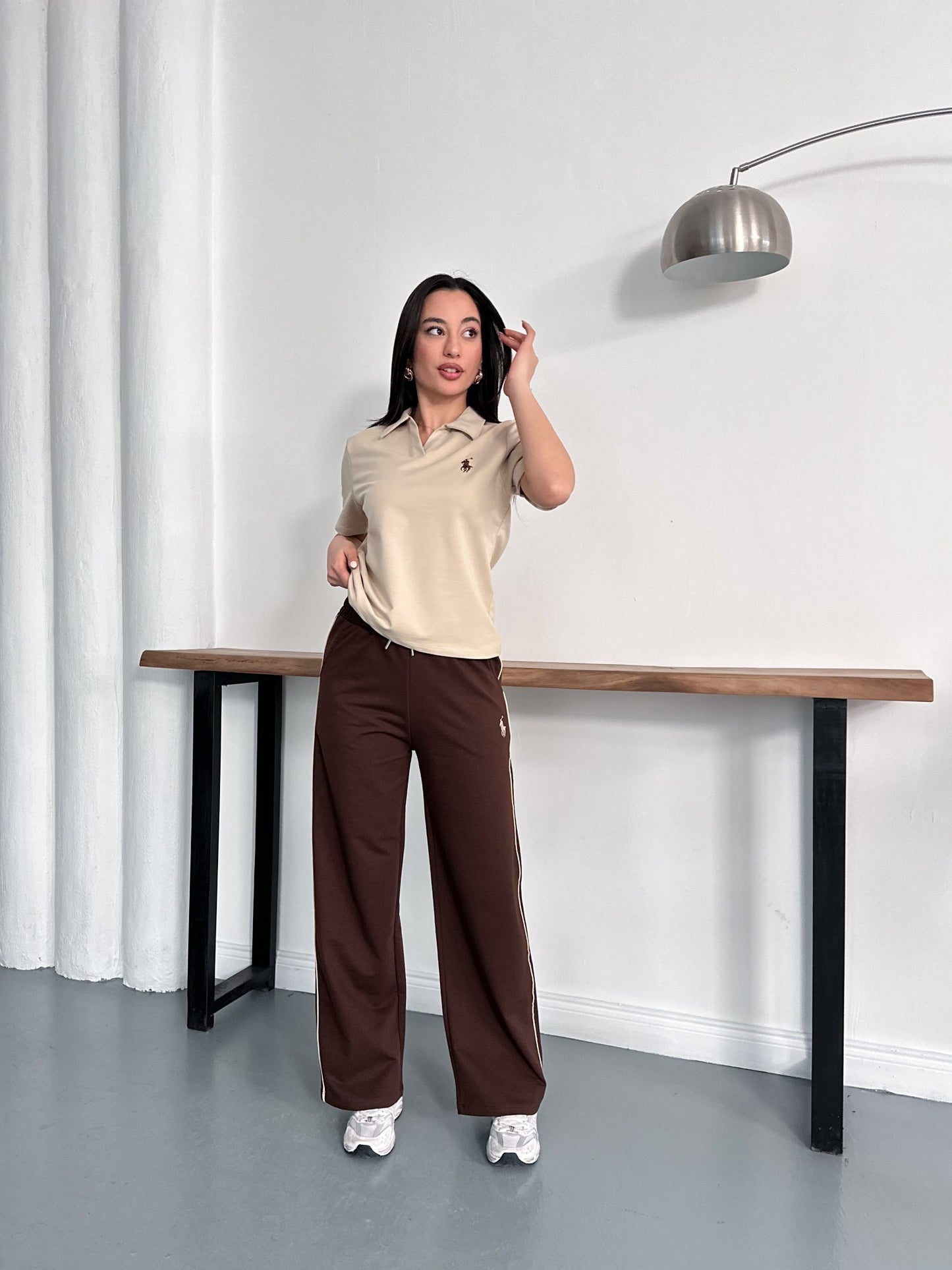 Polo Yaka Nakış Detaylı Geniş Paça Eşofman Takımı Rahat Kalıp Spor Takım