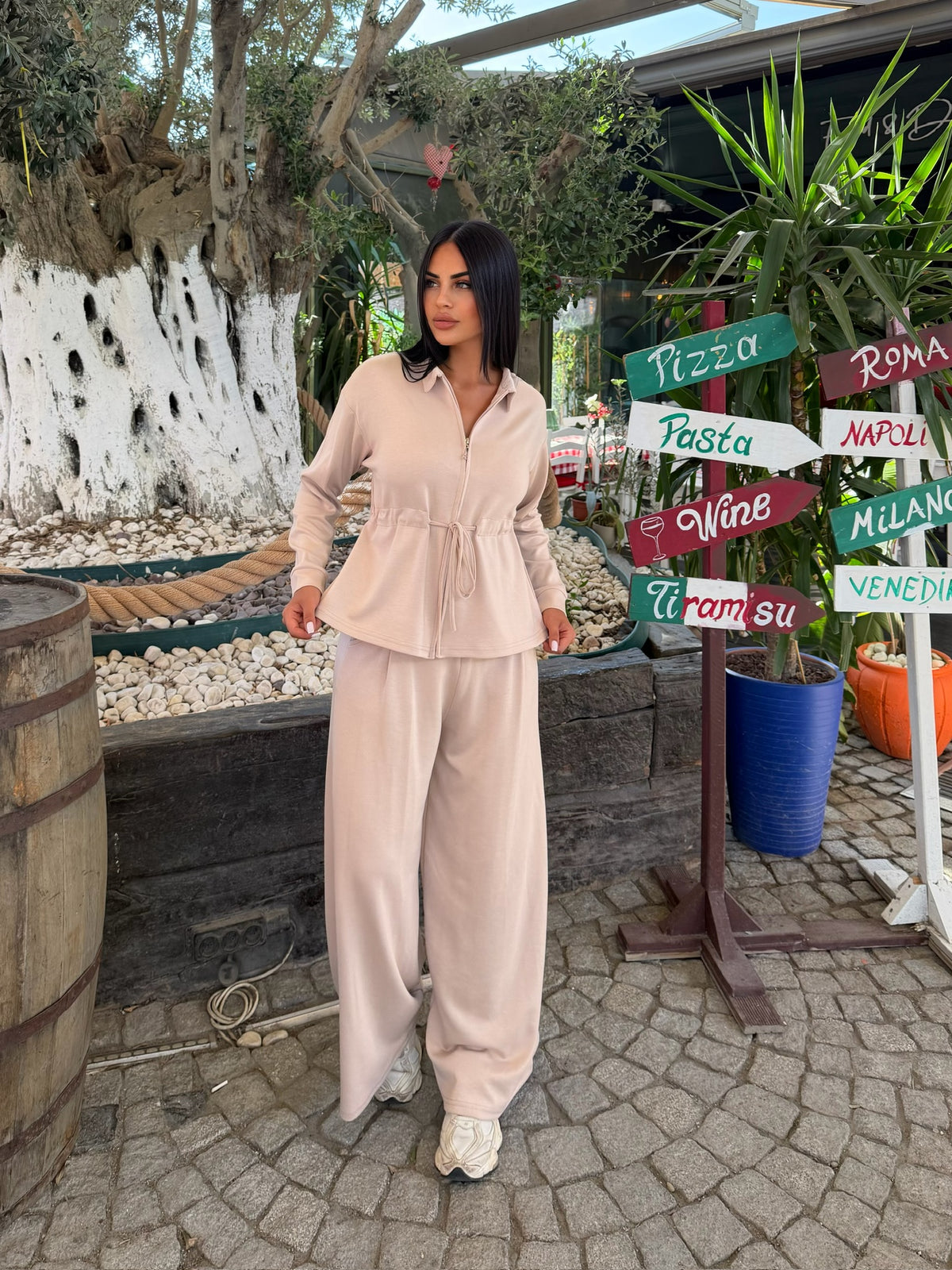Polo Yaka Fermuarlı Beli Büzgülü Bol Paça Pantolonlu İkili Takım