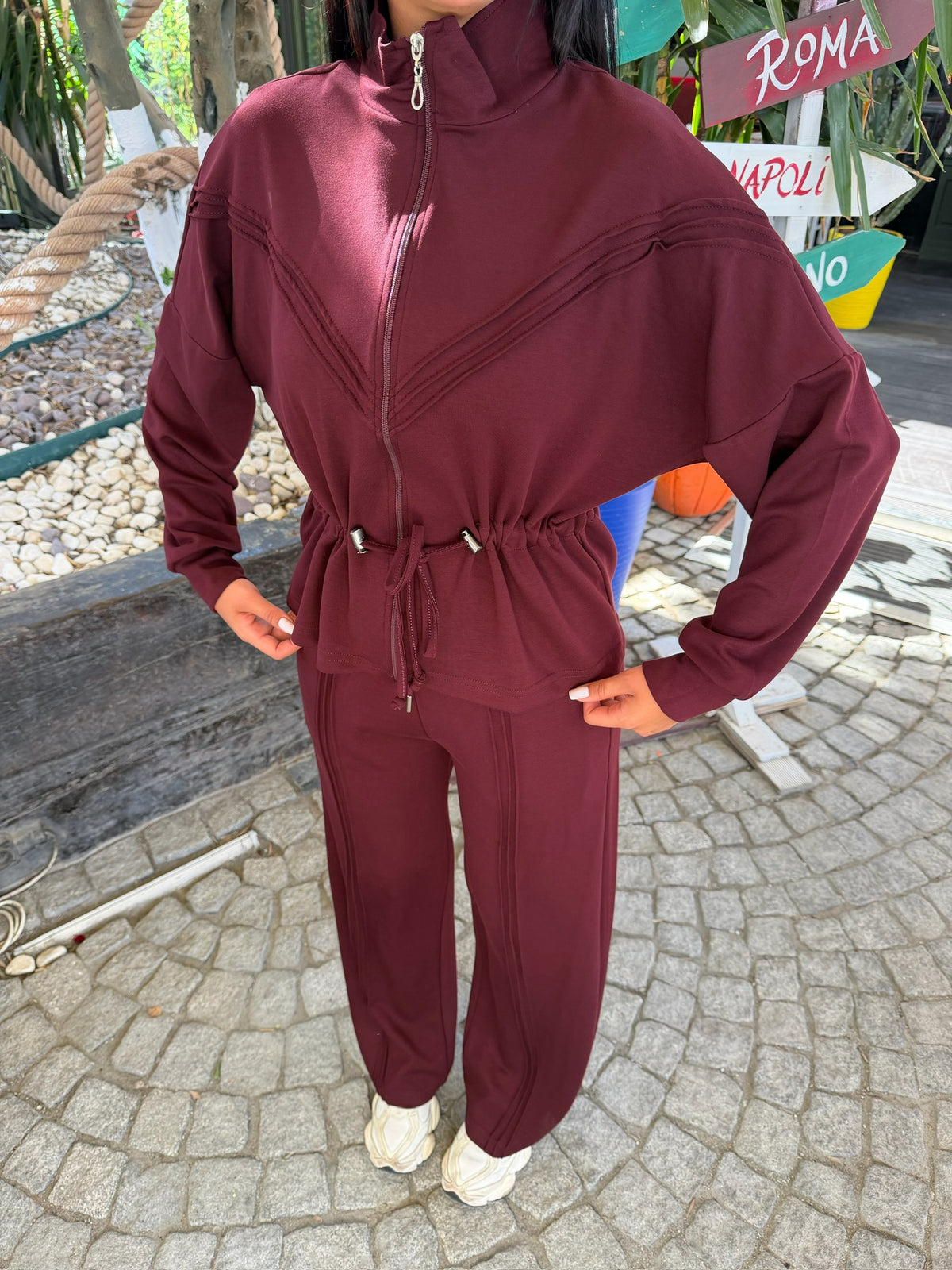 V Detaylı Fermuarlı Beli Büzgülü Bol Paça Pantolonlu İkili Takım