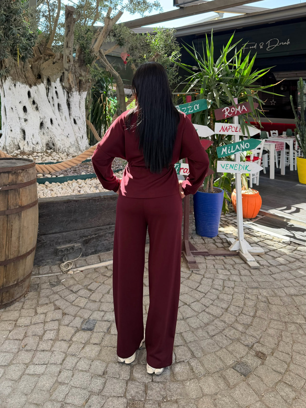 V Detaylı Fermuarlı Beli Büzgülü Bol Paça Pantolonlu İkili Takım