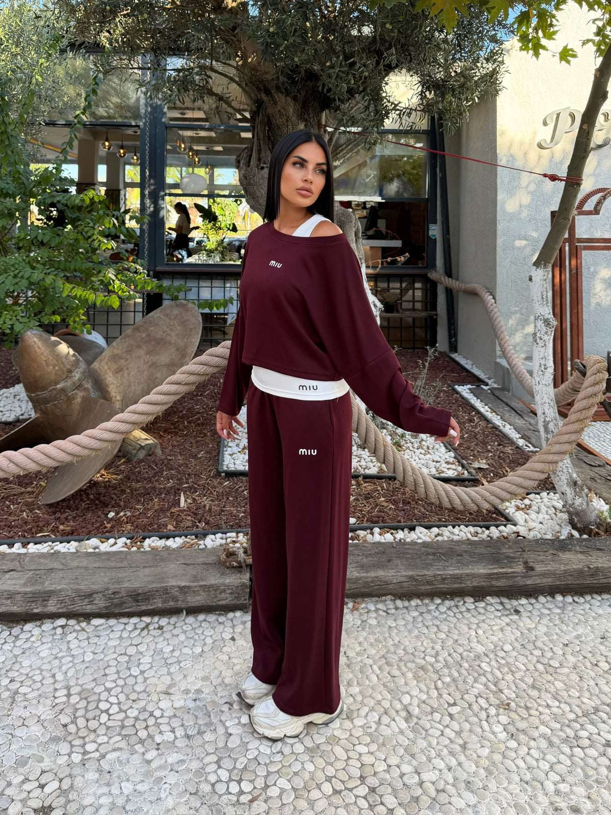 Tek Omuz Detaylı Bol Paça Pantolonlu 3 Parça Takım