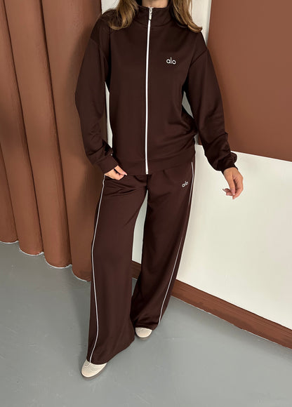 Dik Yaka Fermuarlı Geniş Paça Eşofman Takımı