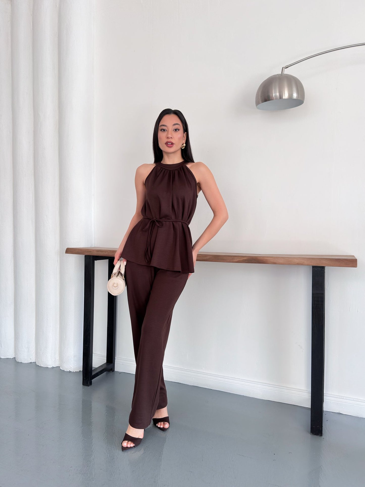 Halter Yaka Kuşaklı Bluz Pantolon İkili Takım