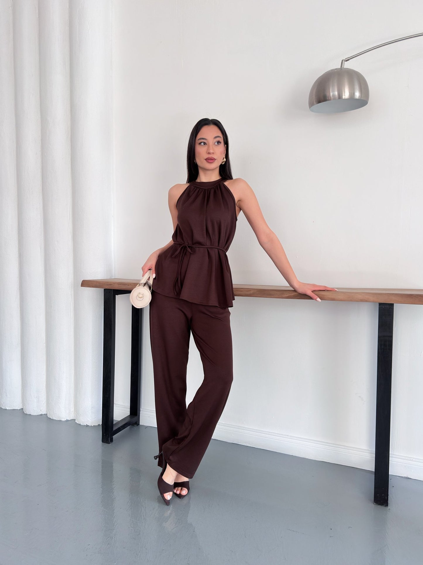 Halter Yaka Kuşaklı Bluz Pantolon İkili Takım