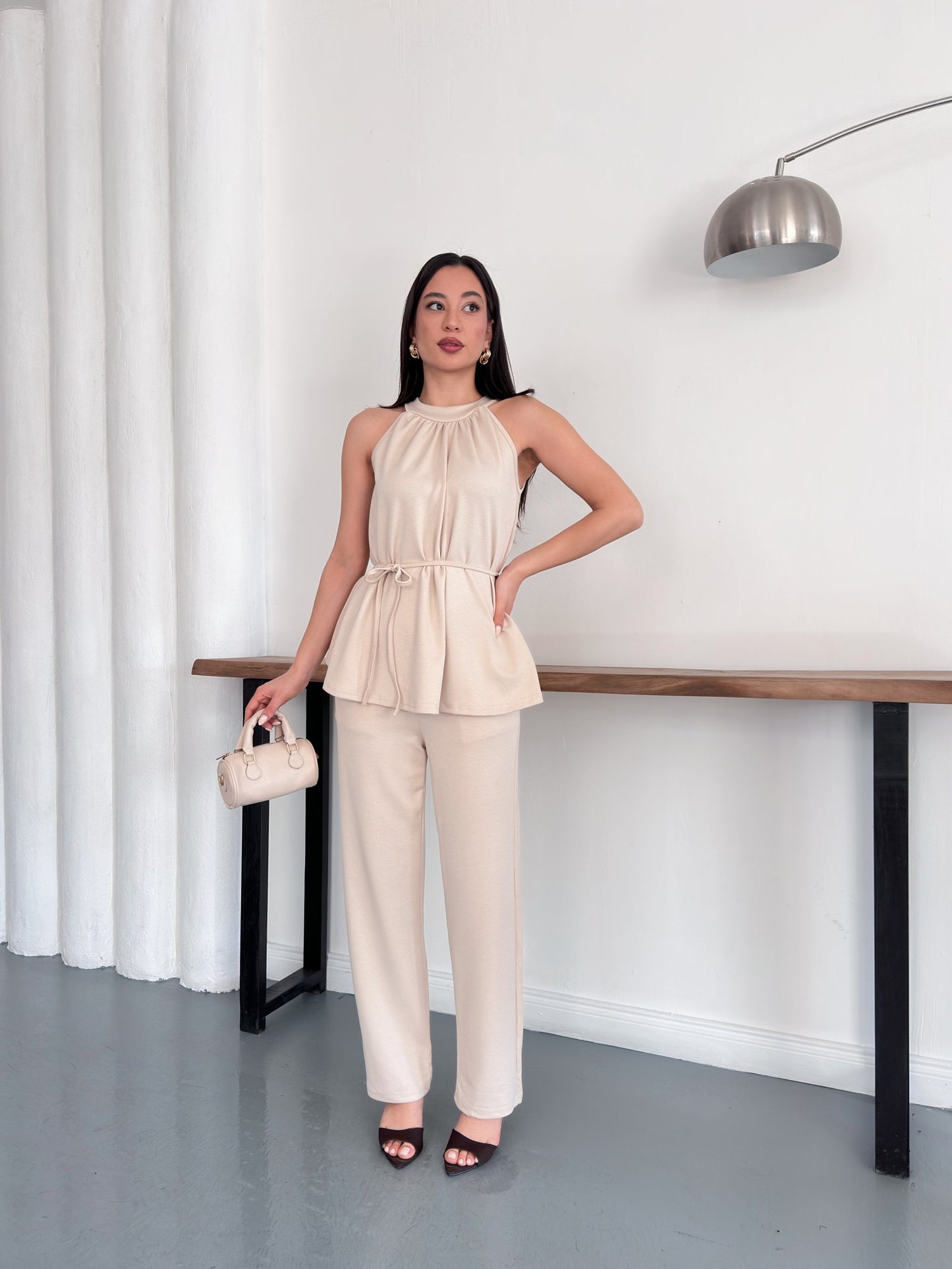 Halter Yaka Kuşaklı Bluz Pantolon İkili Takım