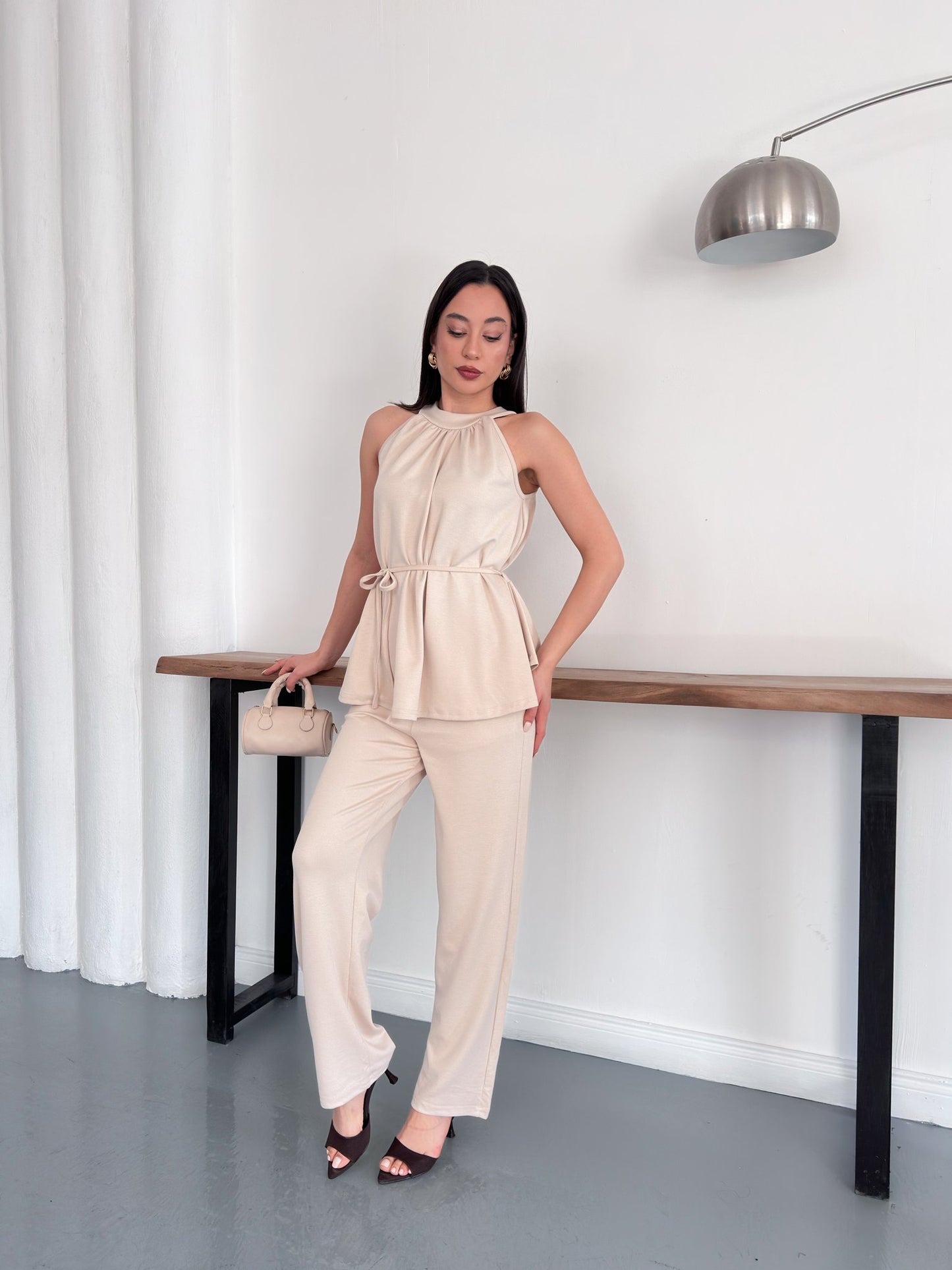 Halter Yaka Kuşaklı Bluz Pantolon İkili Takım