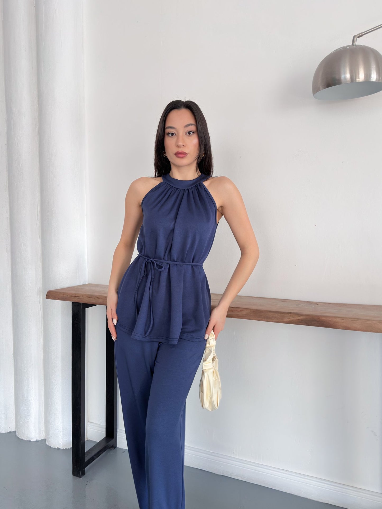 Halter Yaka Kuşaklı Bluz Pantolon İkili Takım