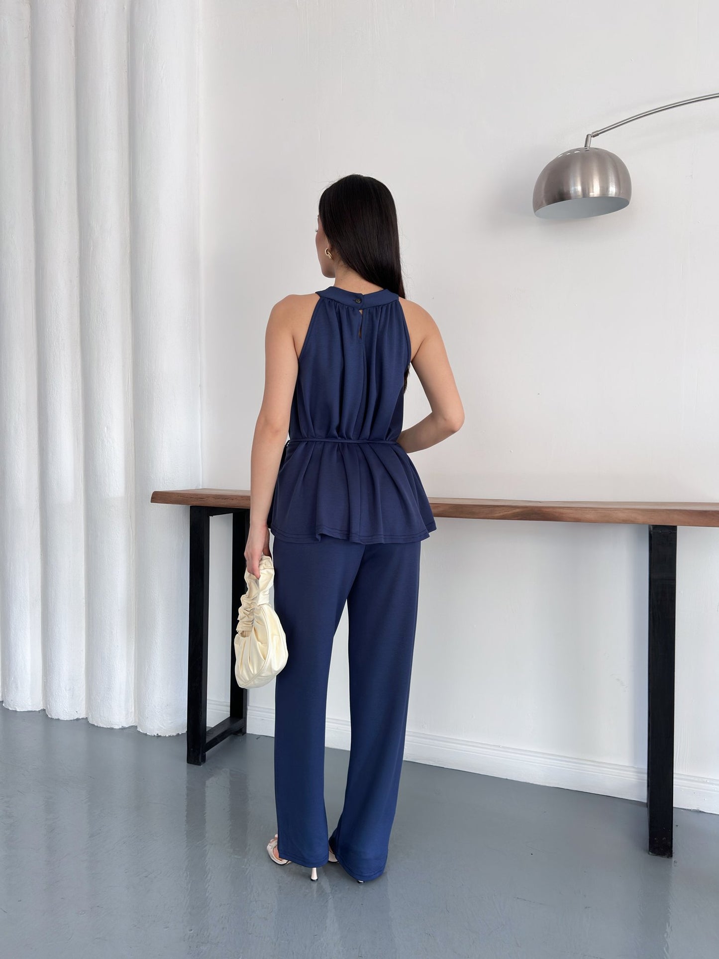 Halter Yaka Kuşaklı Bluz Pantolon İkili Takım