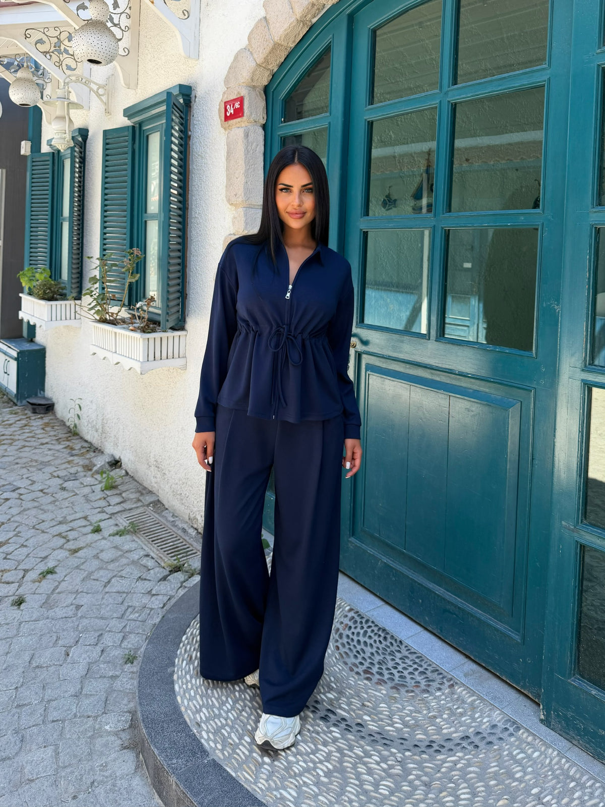 Polo Yaka Fermuarlı Beli Büzgülü Bol Paça Pantolonlu İkili Takım