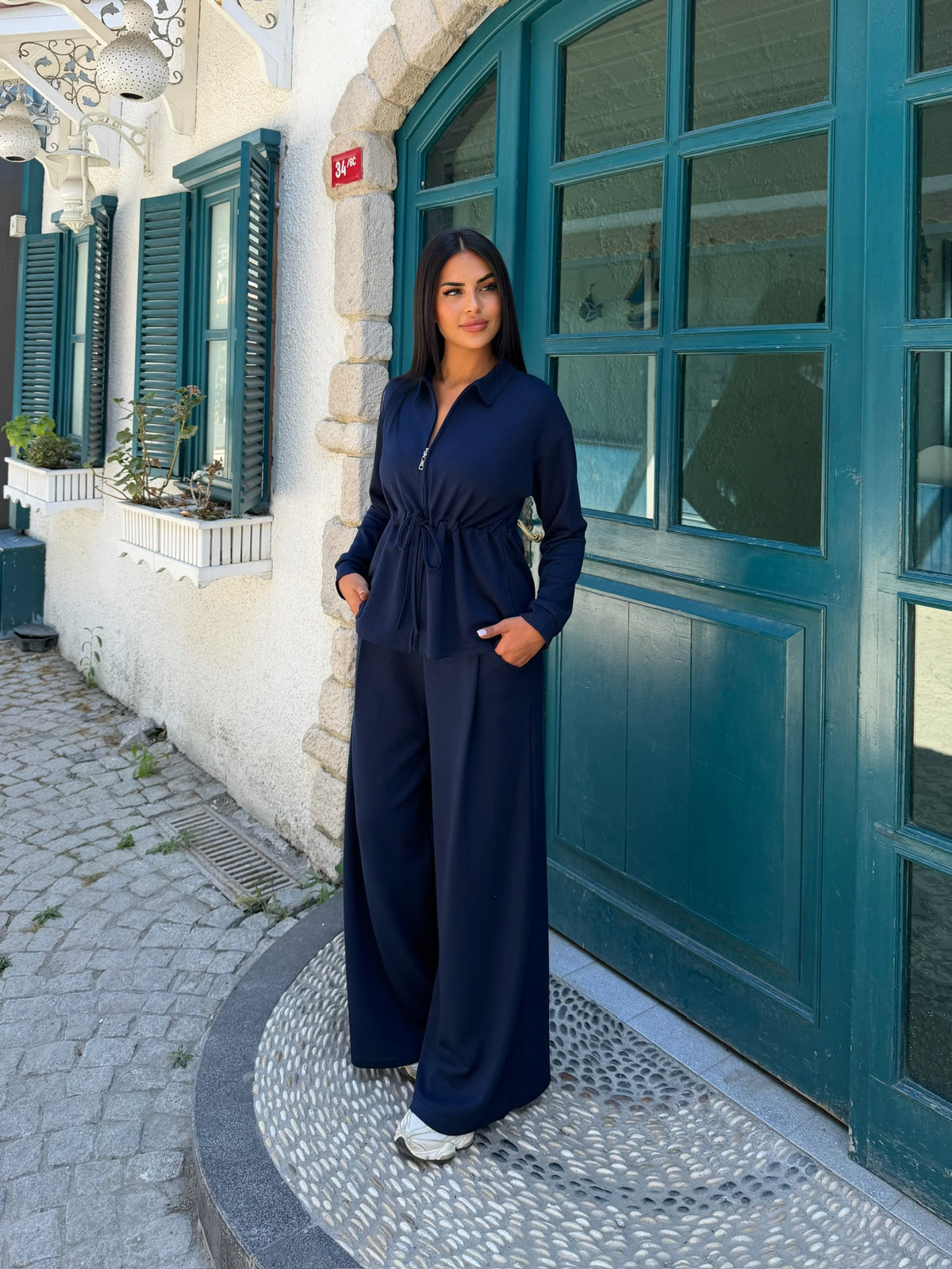 Polo Yaka Fermuarlı Beli Büzgülü Bol Paça Pantolonlu İkili Takım