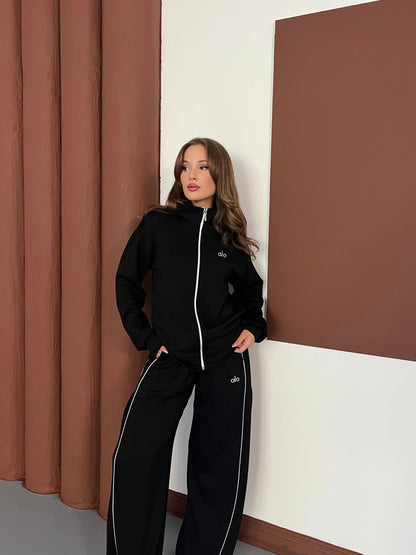 Dik Yaka Fermuarlı Geniş Paça Eşofman Takımı