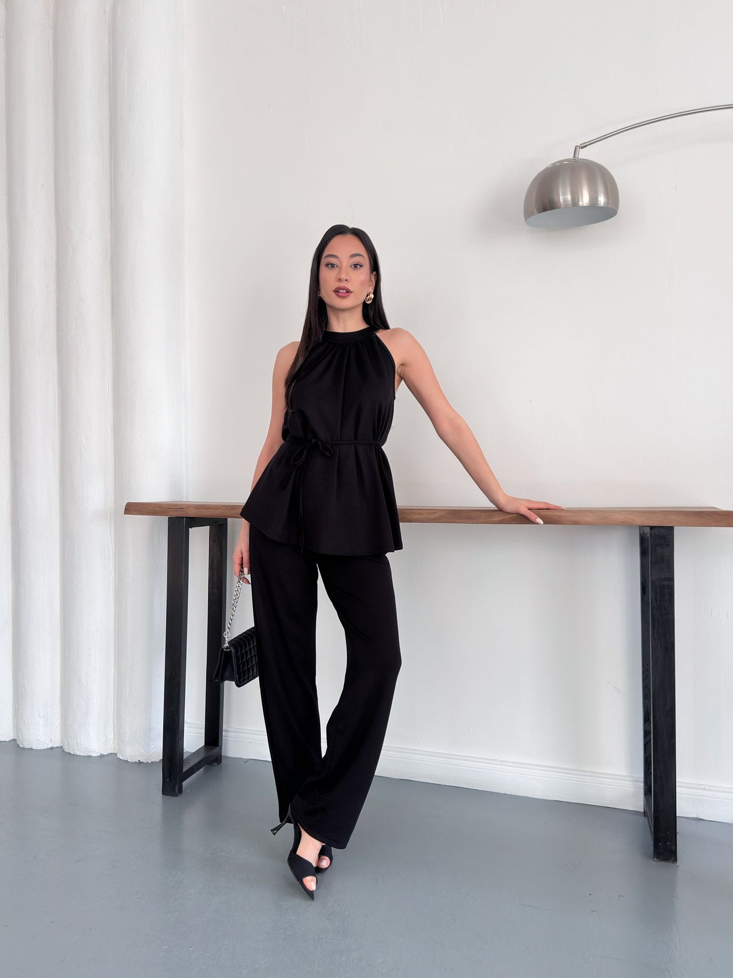 Halter Yaka Kuşaklı Bluz Pantolon İkili Takım