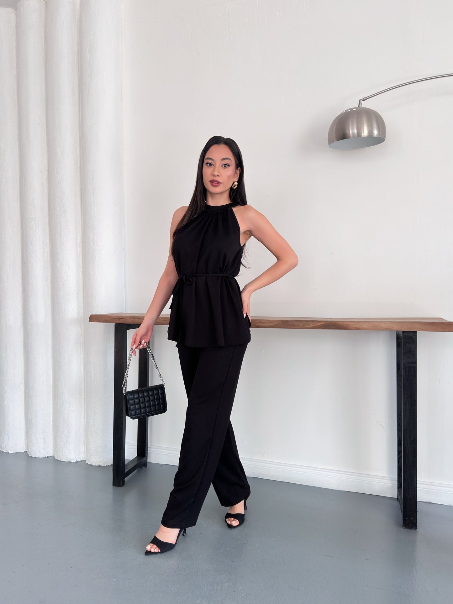 Halter Yaka Kuşaklı Bluz Pantolon İkili Takım