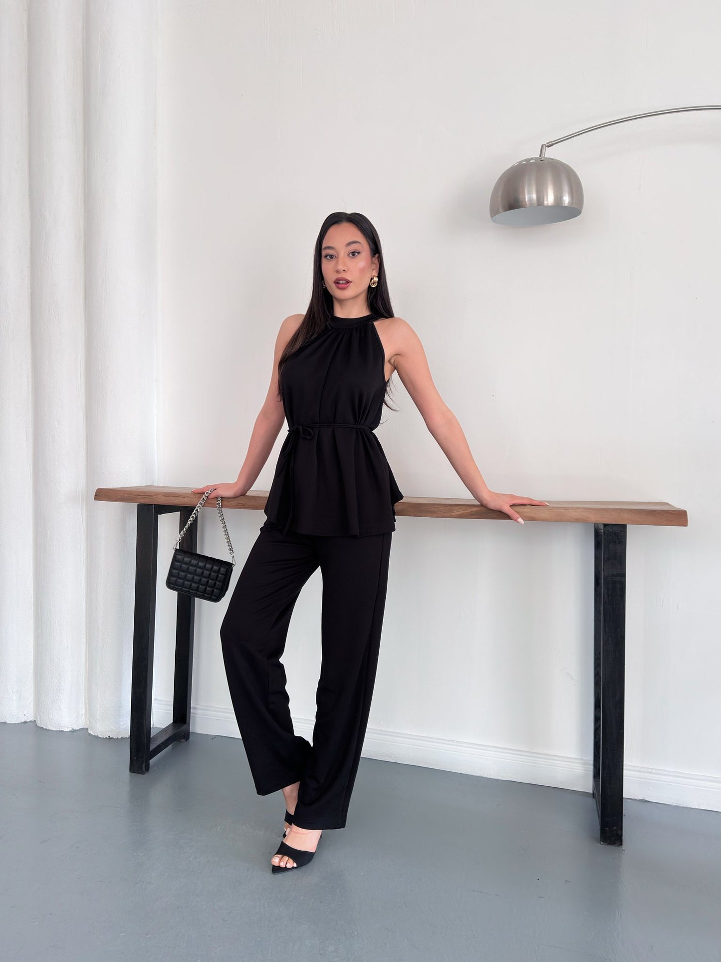 Halter Yaka Kuşaklı Bluz Pantolon İkili Takım