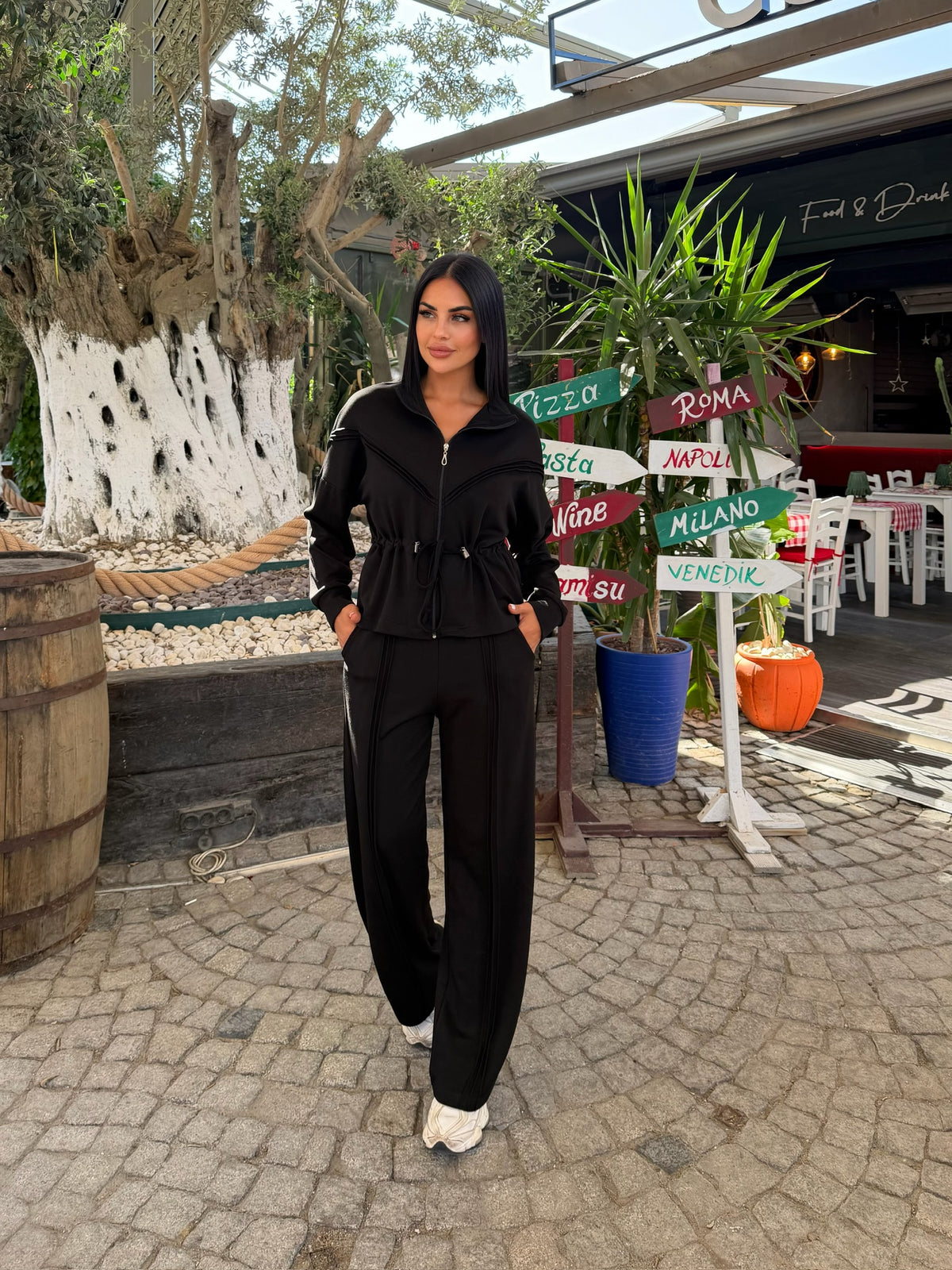 V Detaylı Fermuarlı Beli Büzgülü Bol Paça Pantolonlu İkili Takım