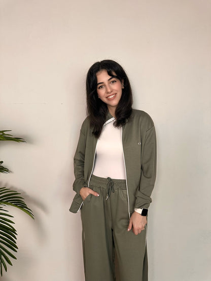 Dik Yaka Fermuarlı Geniş Paça Eşofman Takımı