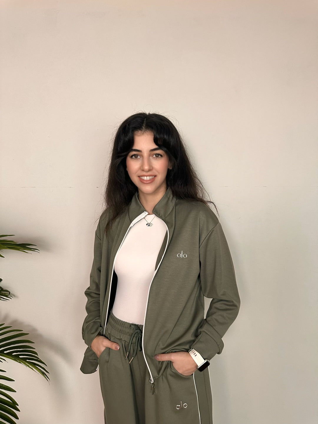 Dik Yaka Fermuarlı Geniş Paça Eşofman Takımı