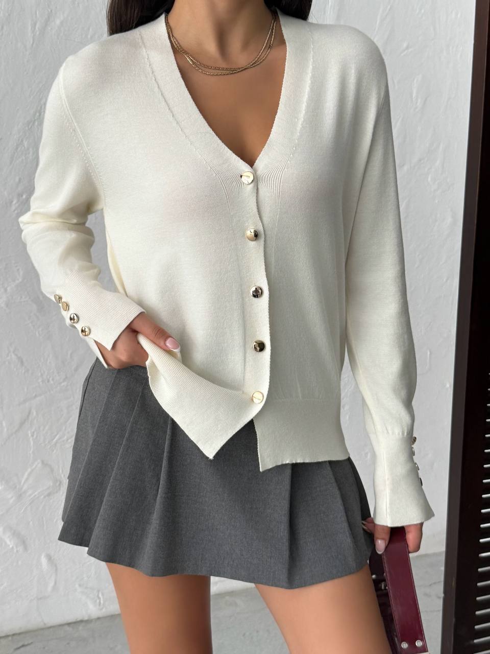 V Yaka Gold Düğmeli Triko Hırka