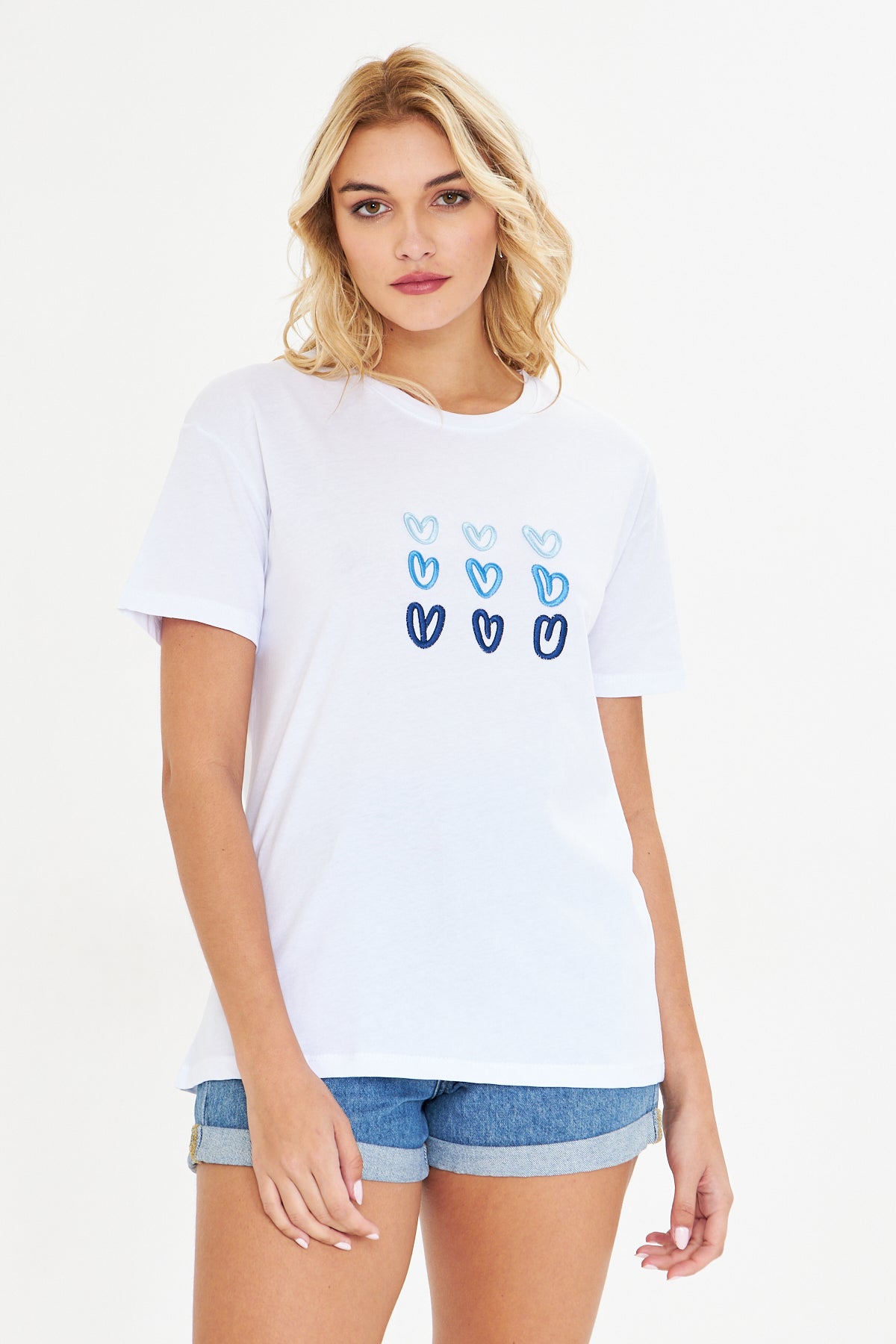 Kalp Nakışlı Tişört