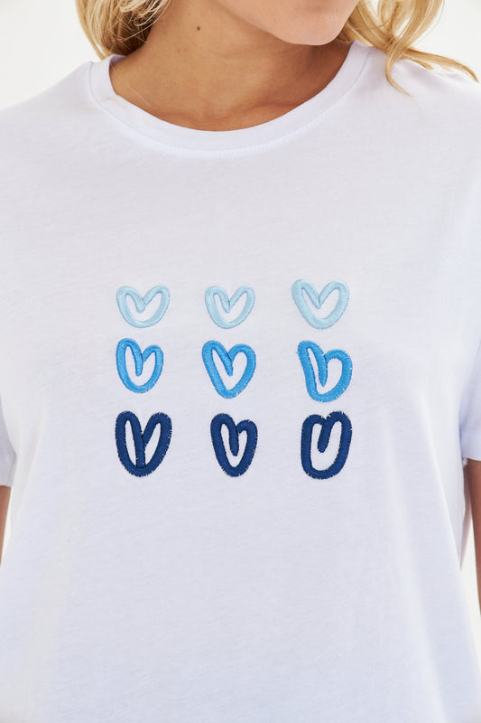Kalp Nakışlı Tişört