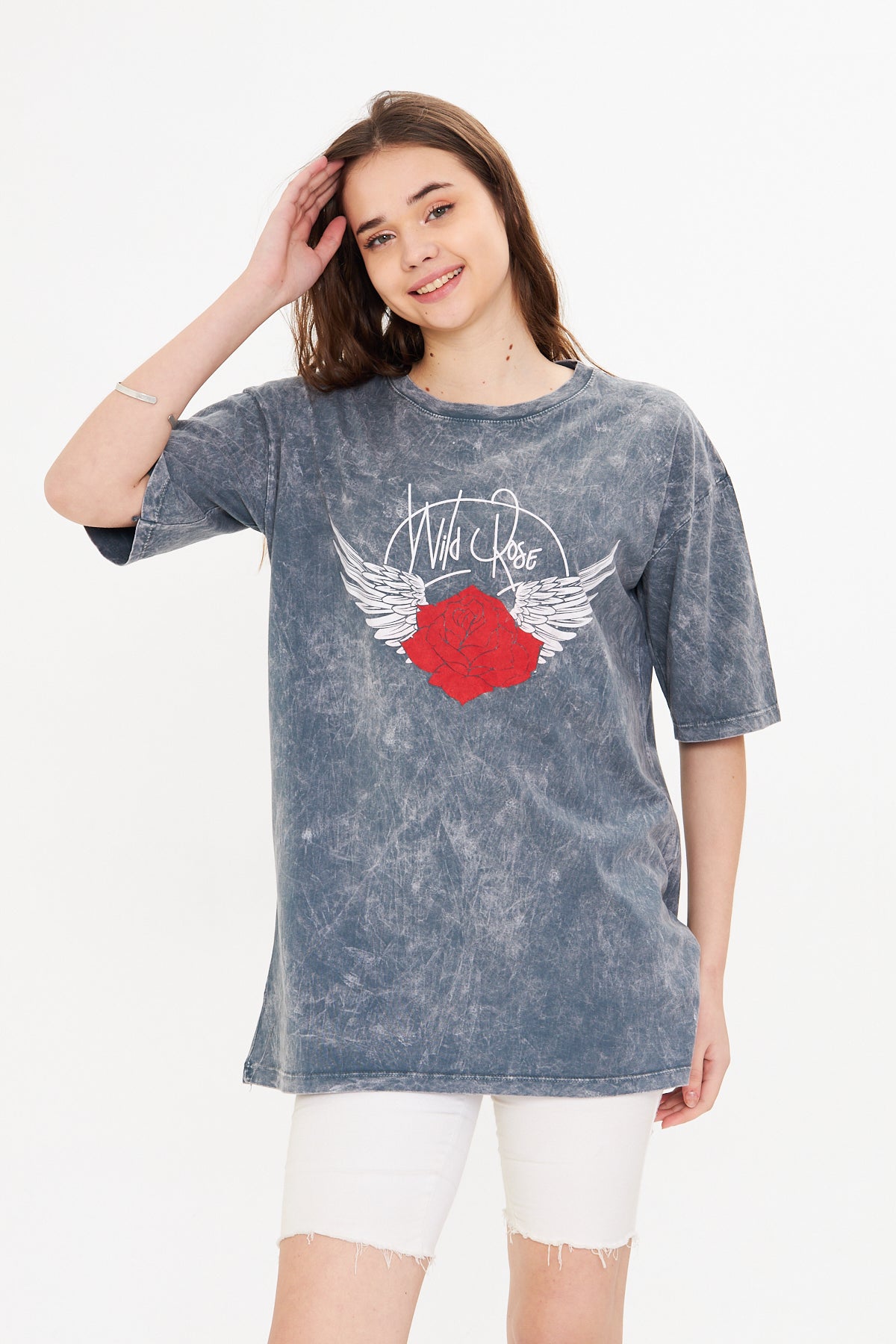 Gri Oversize Gül Baskılı Kadın Tişört