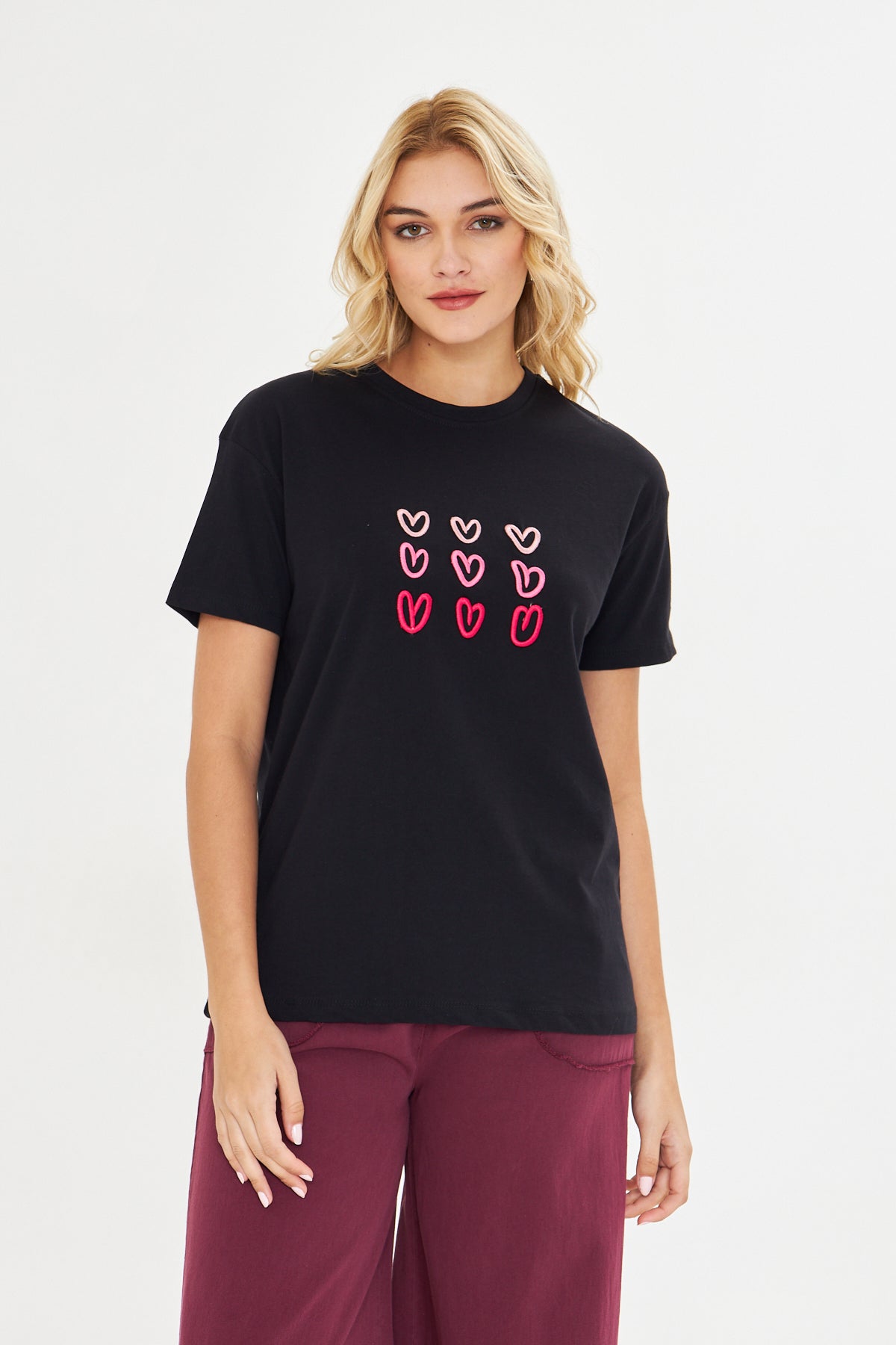 Kalp Nakışlı Tişört