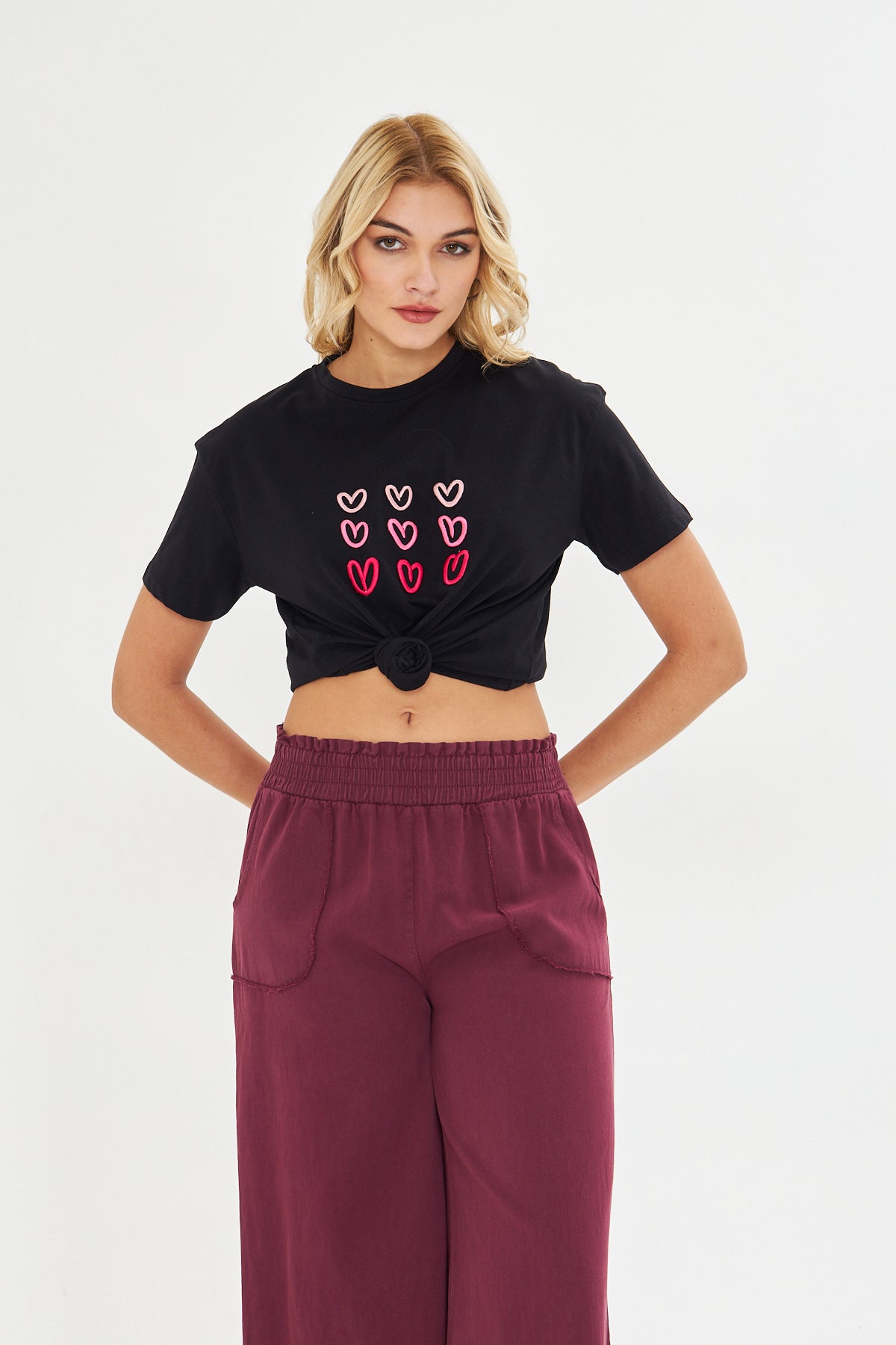 Kalp Nakışlı Tişört